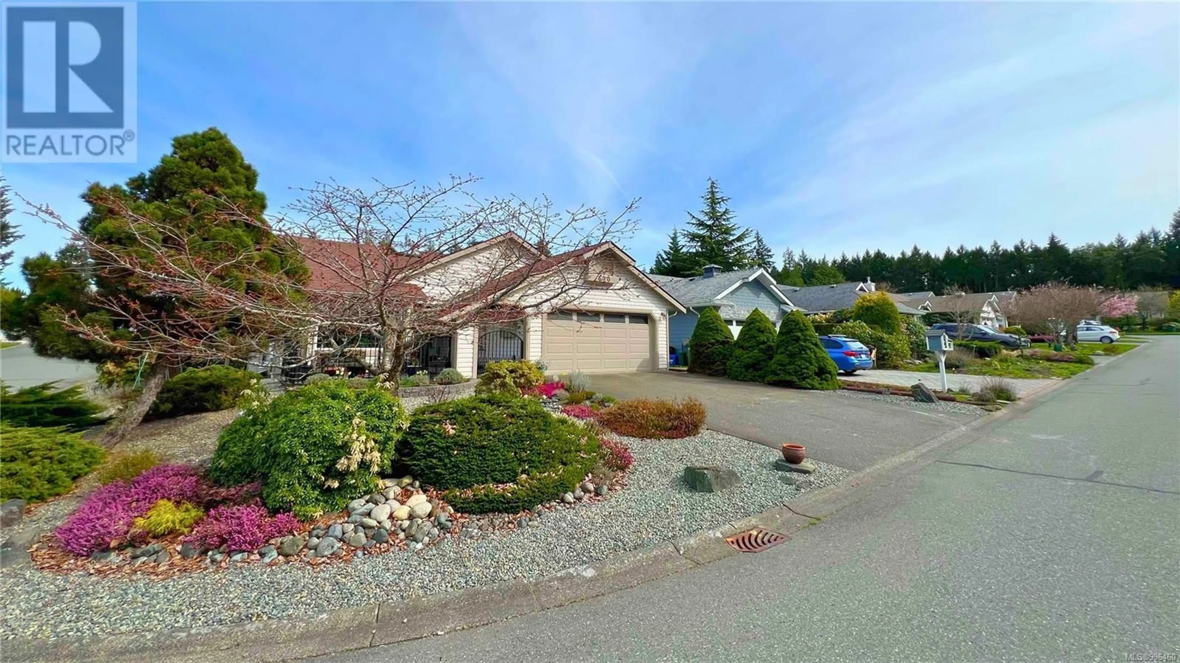 A pic from outside/outdoor area/front of a property/back of a property/a pic from drone, street for 670 PINE RIDGE DRIVE, Cobble Hill British Columbia V8H0K8