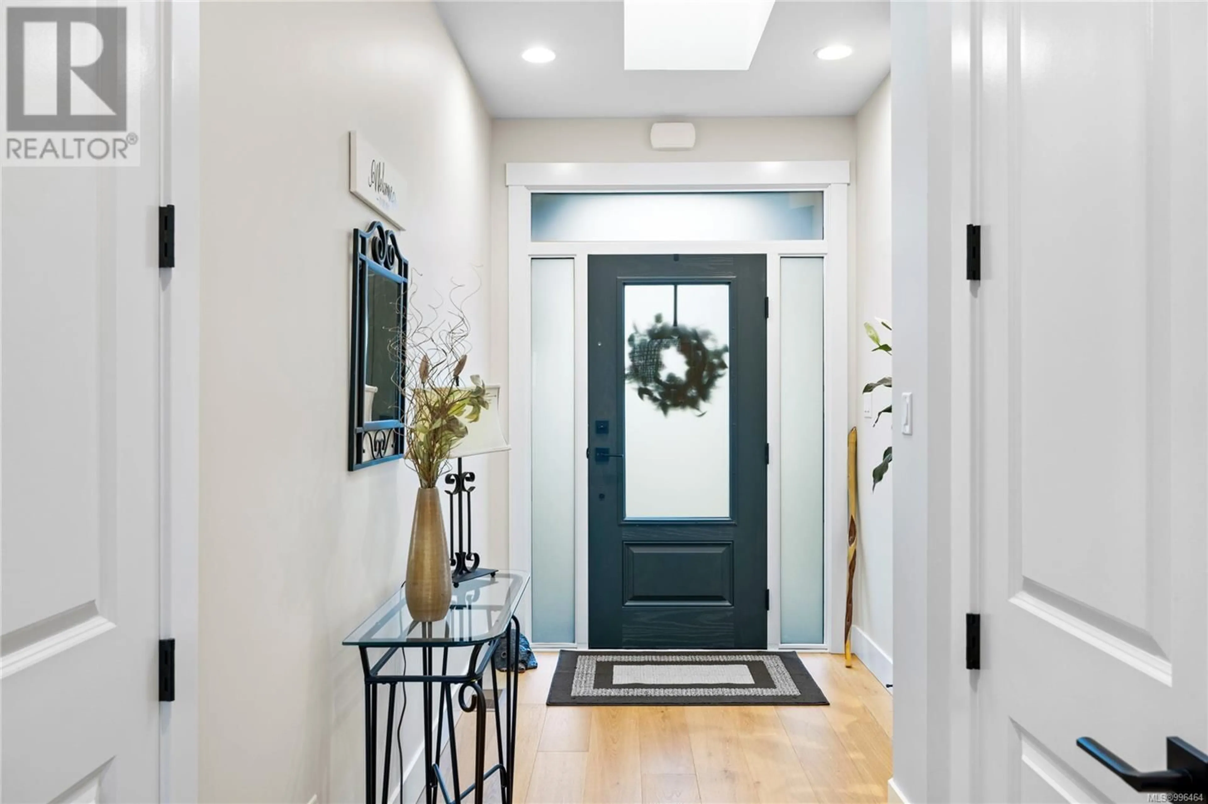 Indoor entryway for 1004 BROOKFIELD CRESCENT, French Creek British Columbia V9P0E3
