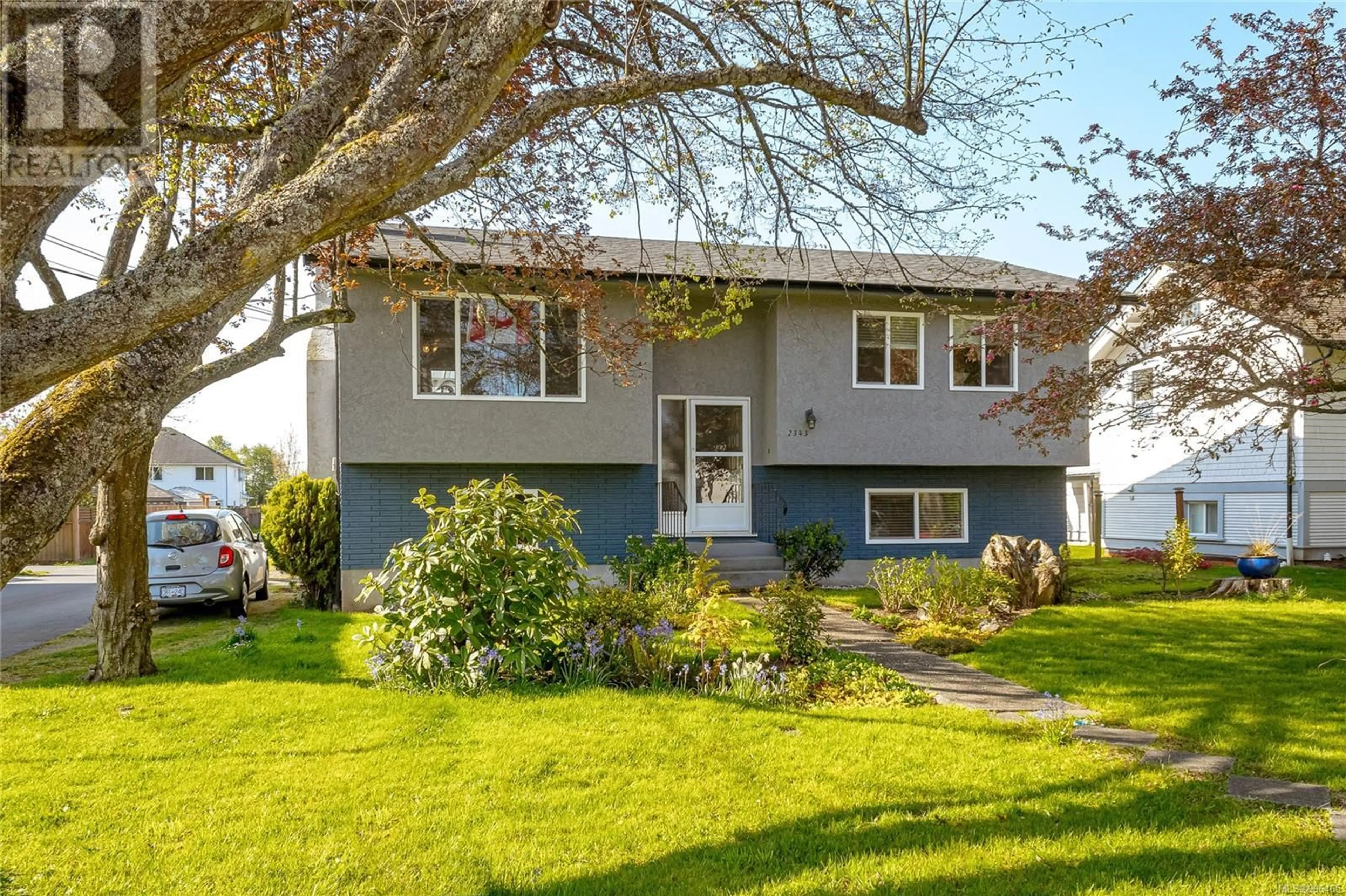 Home with vinyl exterior material, street for 2343 ORCHARD AVENUE, Sidney British Columbia V8L1T8