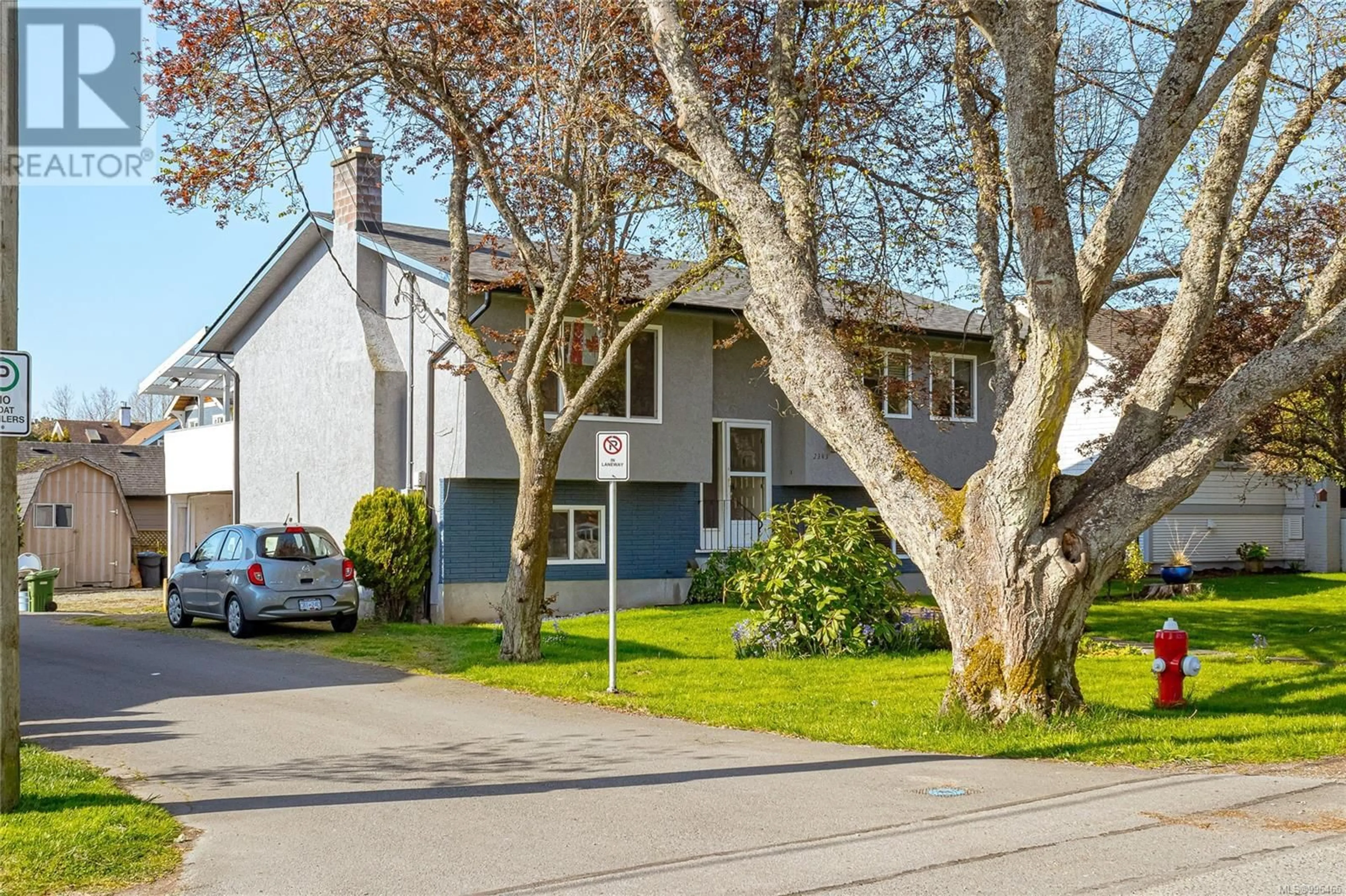 Home with vinyl exterior material, street for 2343 ORCHARD AVENUE, Sidney British Columbia V8L1T8