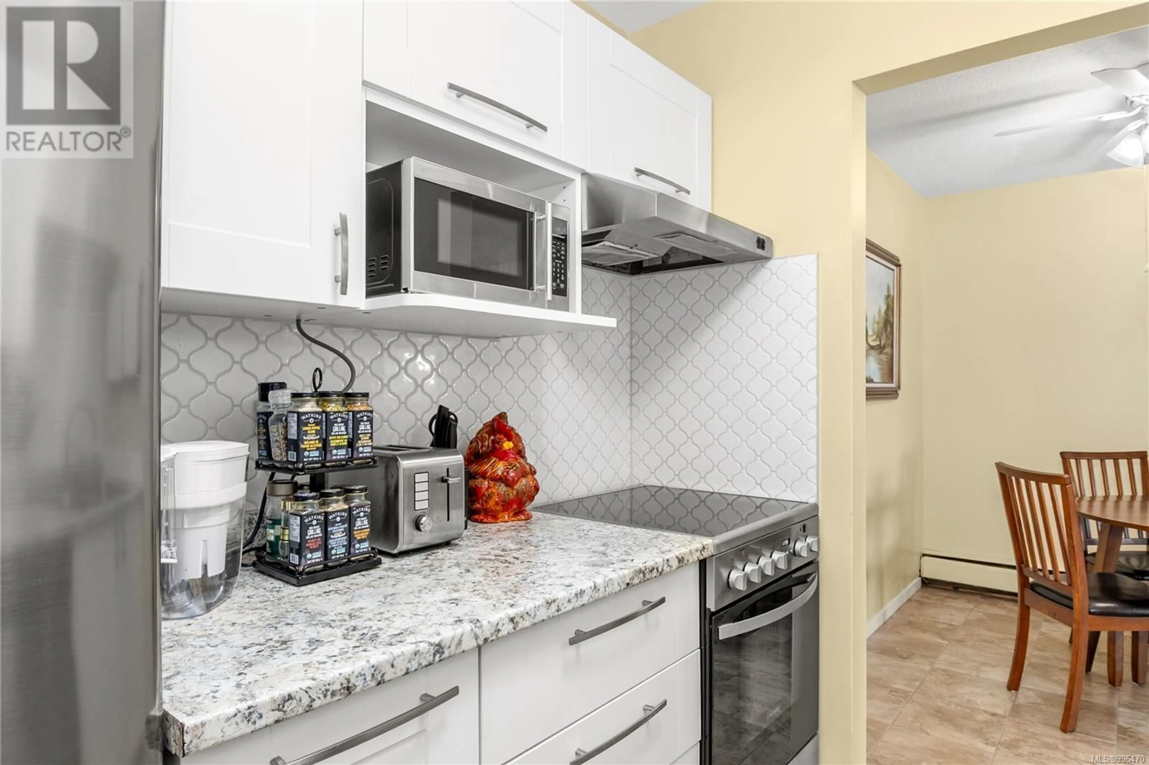 Standard kitchen, ceramic/tile floor for 106 - 377 DOGWOOD STREET, Campbell River British Columbia V9W2Y1
