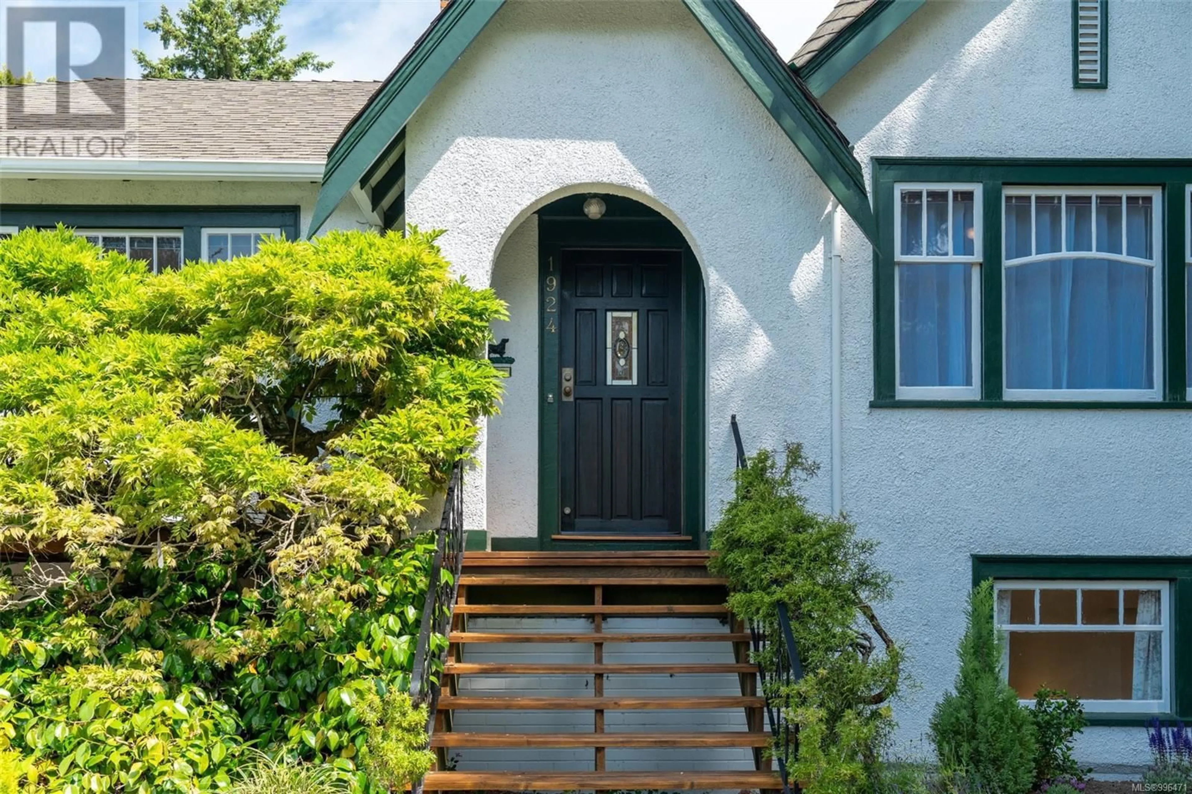 Unknown for 1924 FORRESTER STREET, Saanich British Columbia V8R3H1