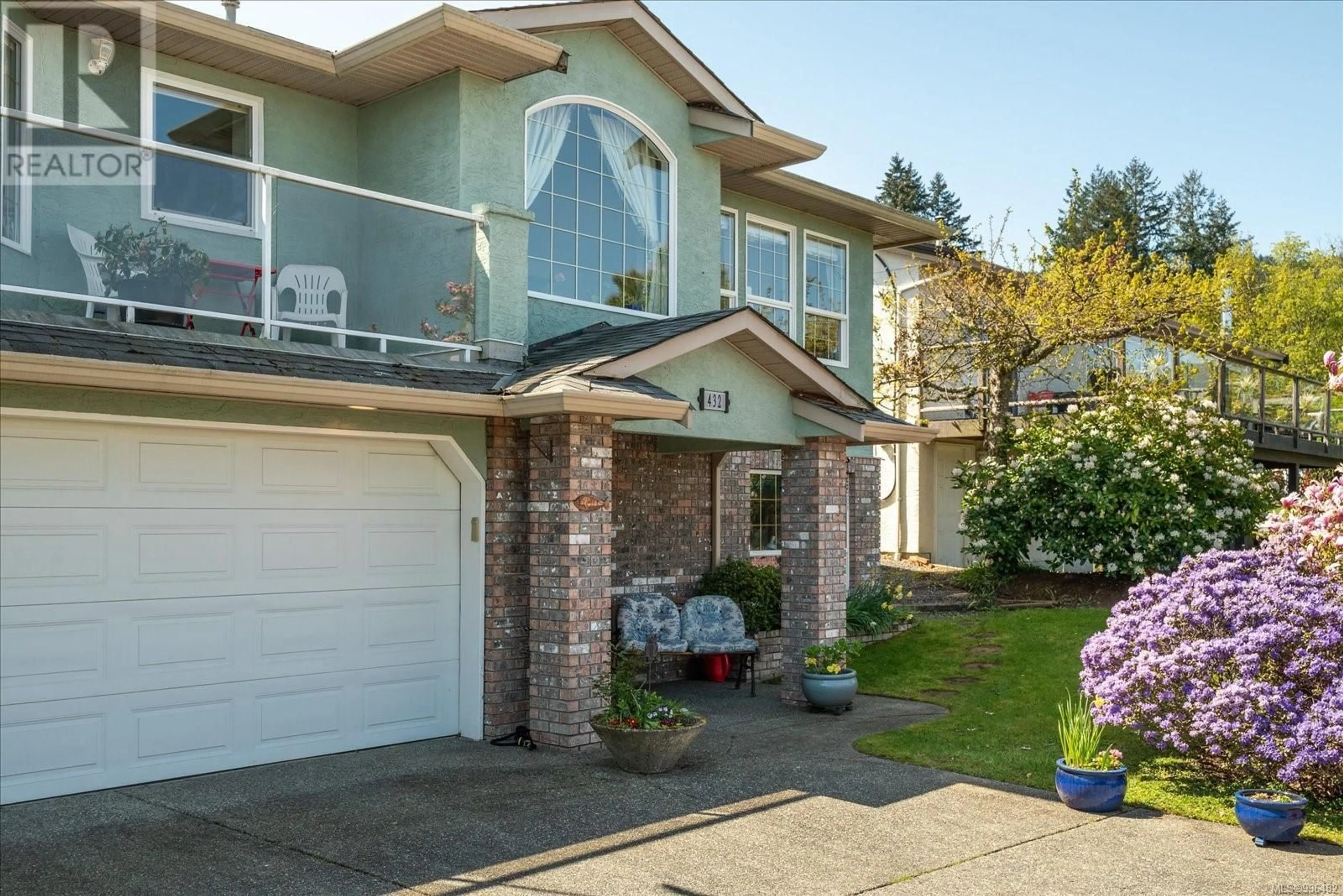 Home with vinyl exterior material, street for 432 BLAIR PLACE, Ladysmith British Columbia V9G1Y3