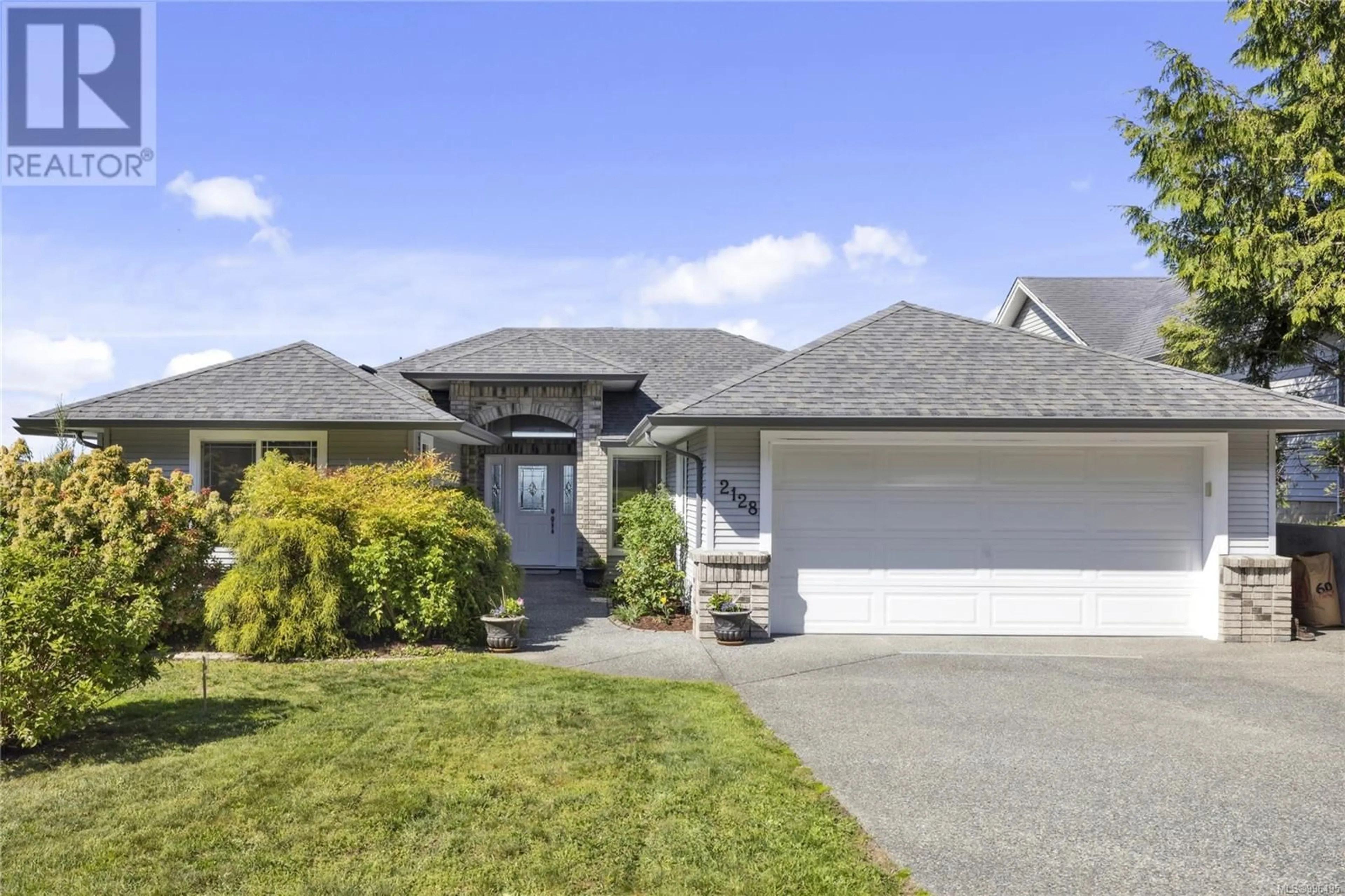 Home with vinyl exterior material, street for 2128 BROOKLYN PLACE, Nanaimo British Columbia V9R7B6