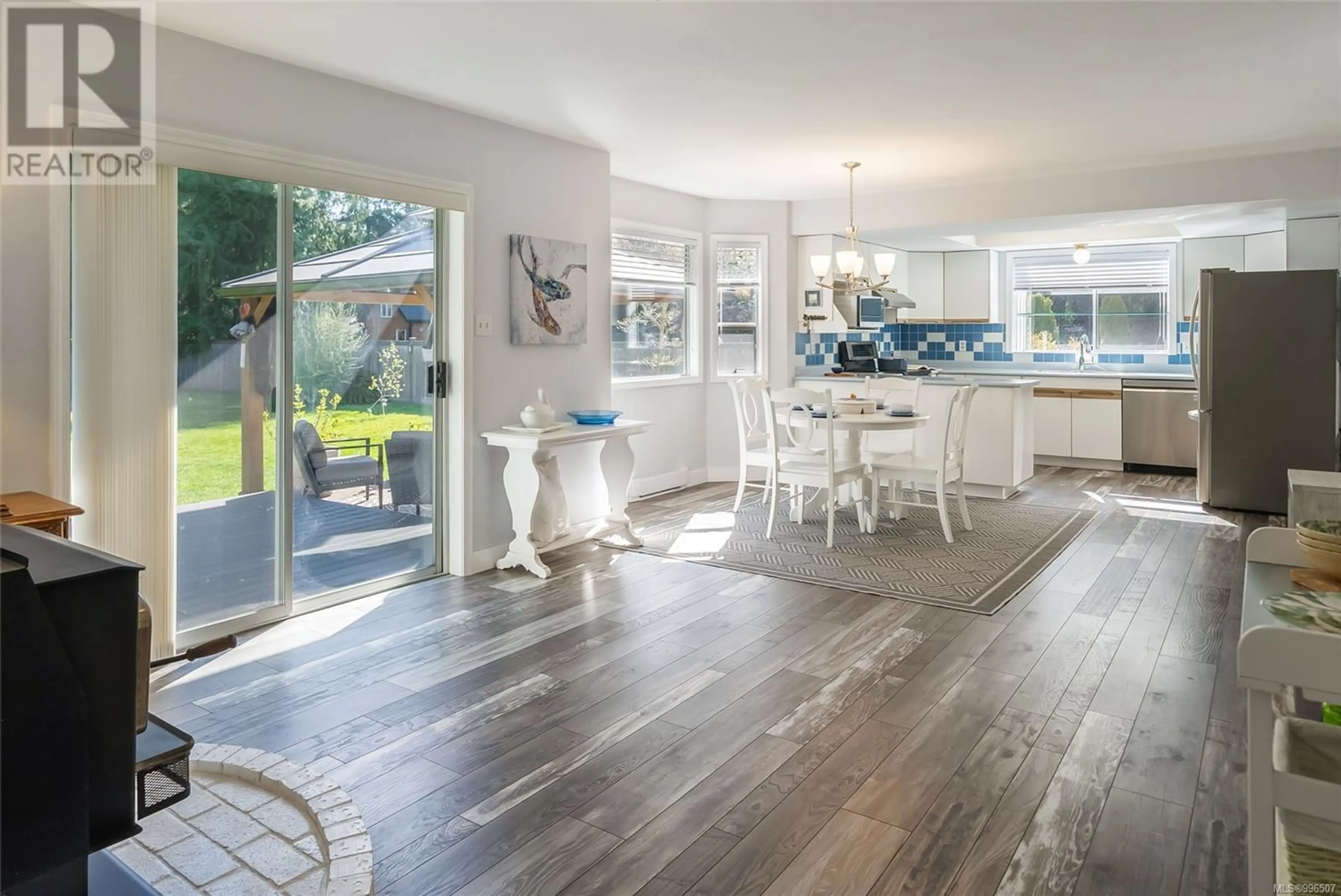 Open concept kitchen, unknown for 928 BALLENAS ROAD, Parksville British Columbia V9P1T1