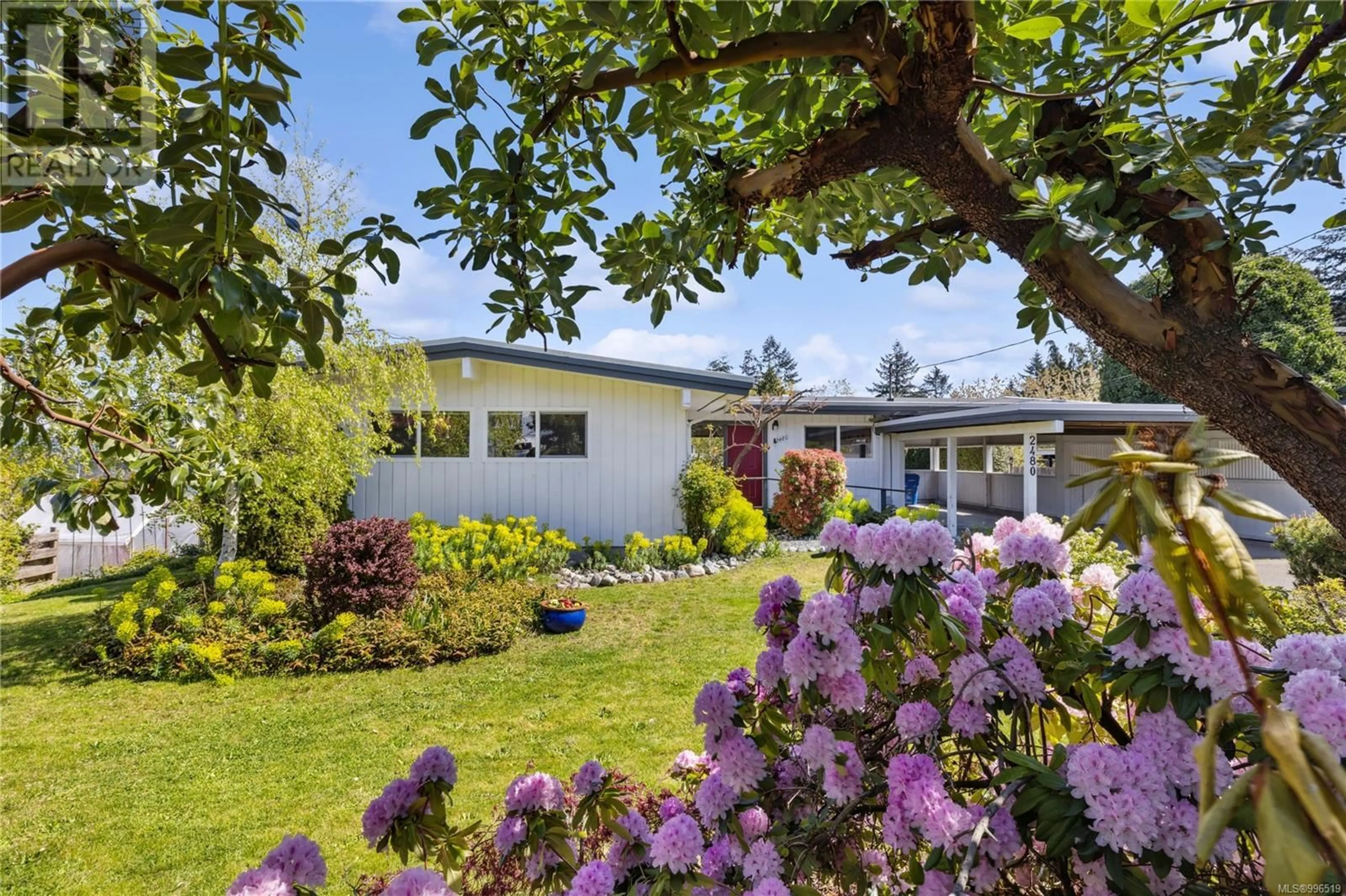 Patio, street for 2480 GLENAYR DRIVE, Nanaimo British Columbia V9S3R7