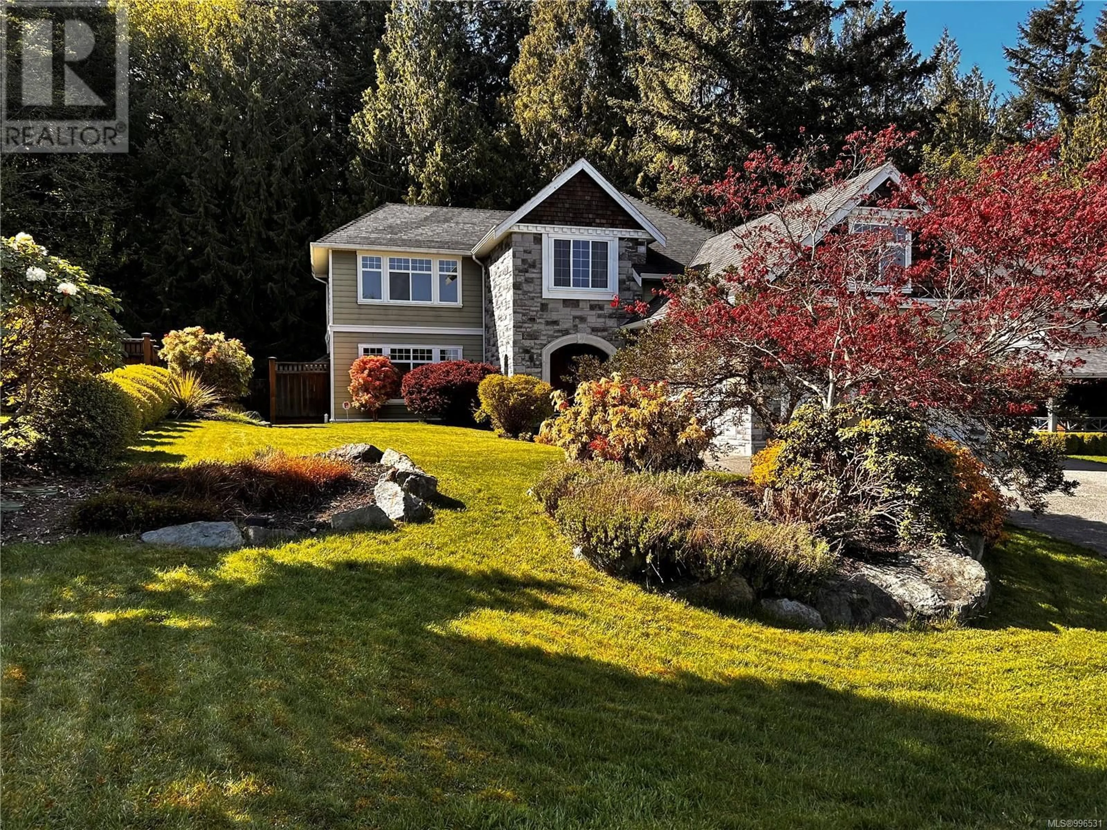 Home with vinyl exterior material, street for 2576 KINNOULL CRESCENT, Mill Bay British Columbia V8H1H3
