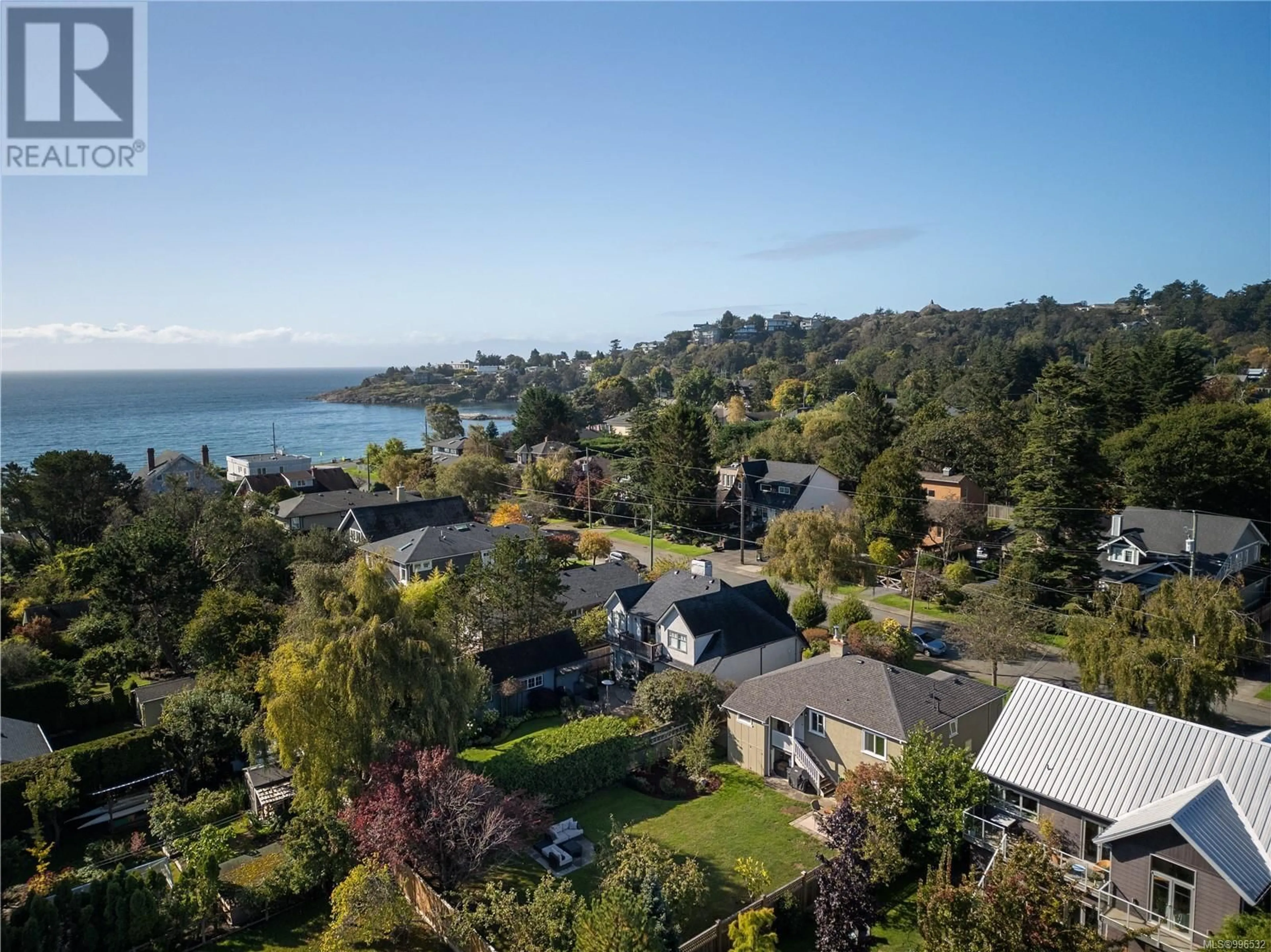 A pic from outside/outdoor area/front of a property/back of a property/a pic from drone, water/lake/river/ocean view for 551 OLIVER STREET, Oak Bay British Columbia V8S4W2