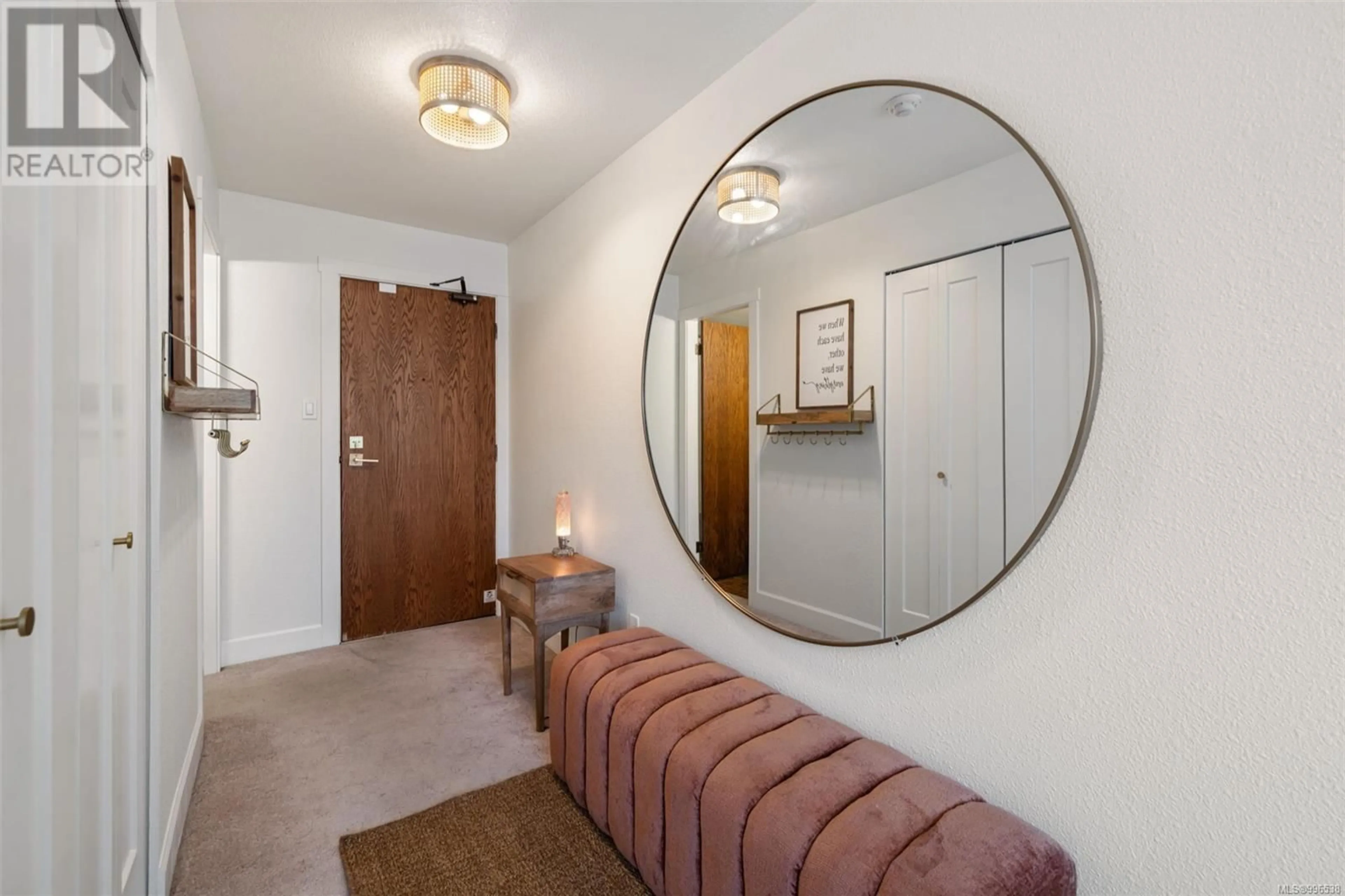 Indoor entryway for 582A - 4678 ELK LAKE DRIVE, Saanich British Columbia V8Z5M1