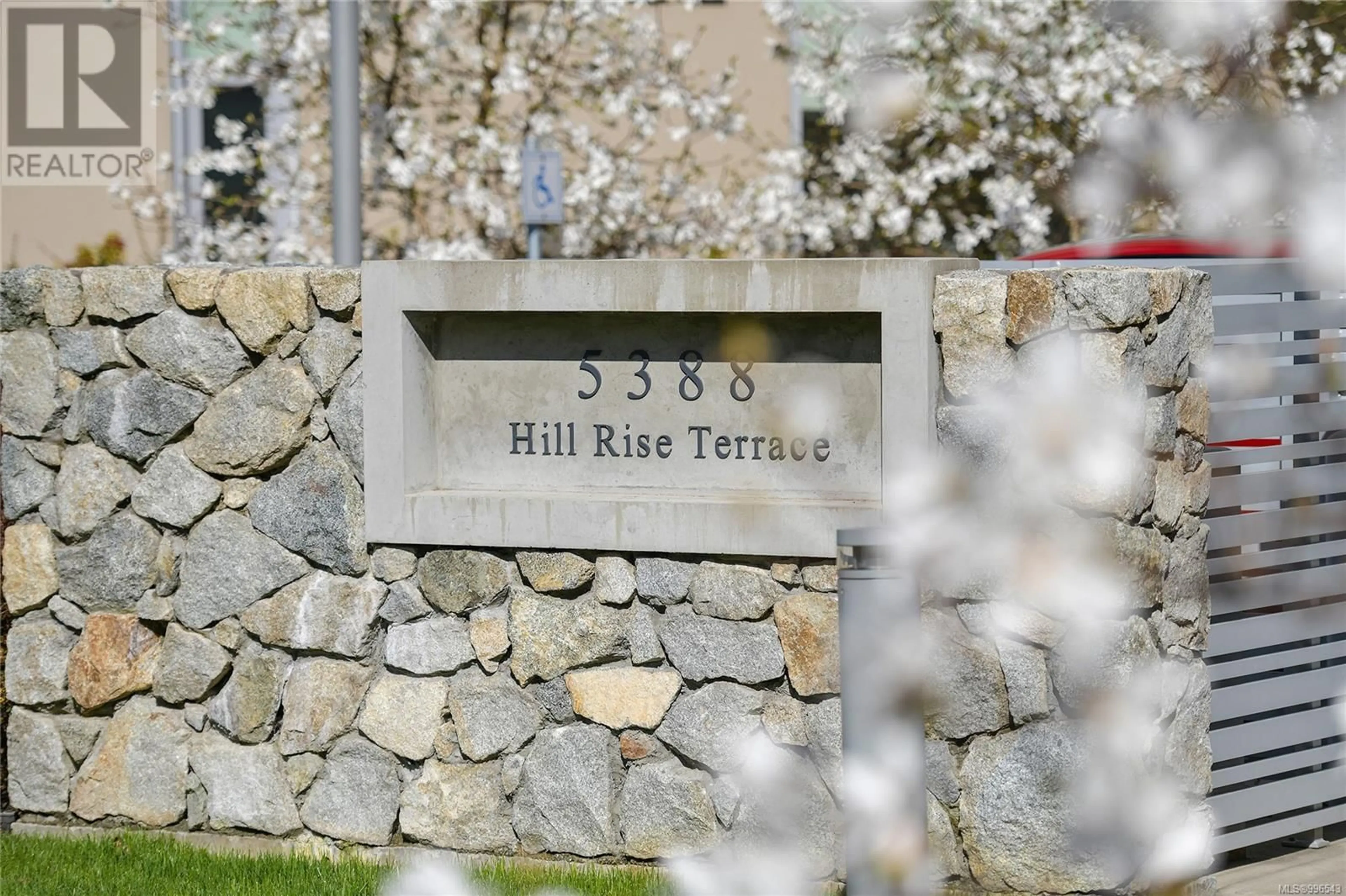 Unknown for 501 - 5388 HILL RISE TERRACE, Saanich British Columbia V8Y3K3