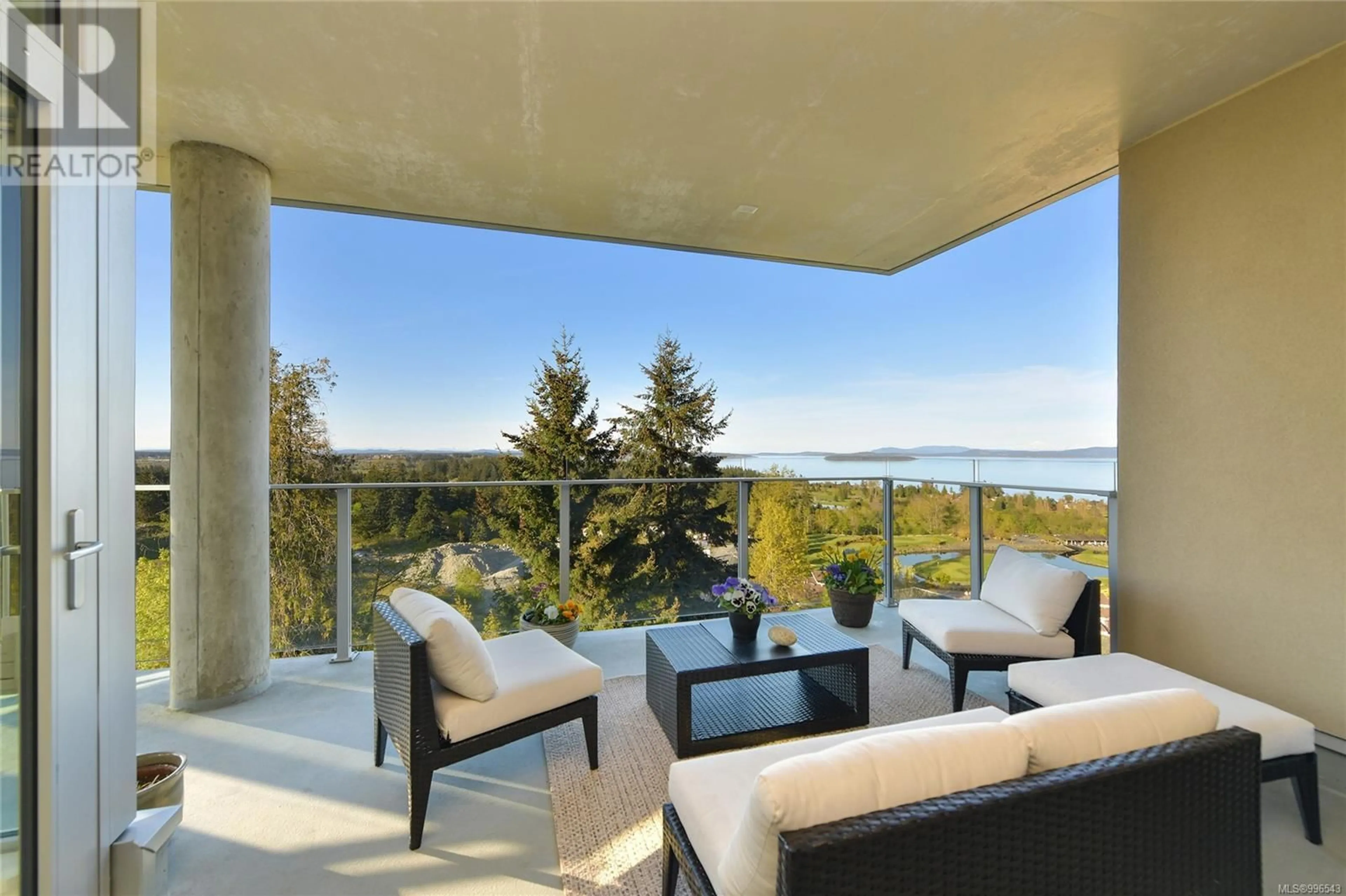 Patio, water/lake/river/ocean view for 501 - 5388 HILL RISE TERRACE, Saanich British Columbia V8Y3K3