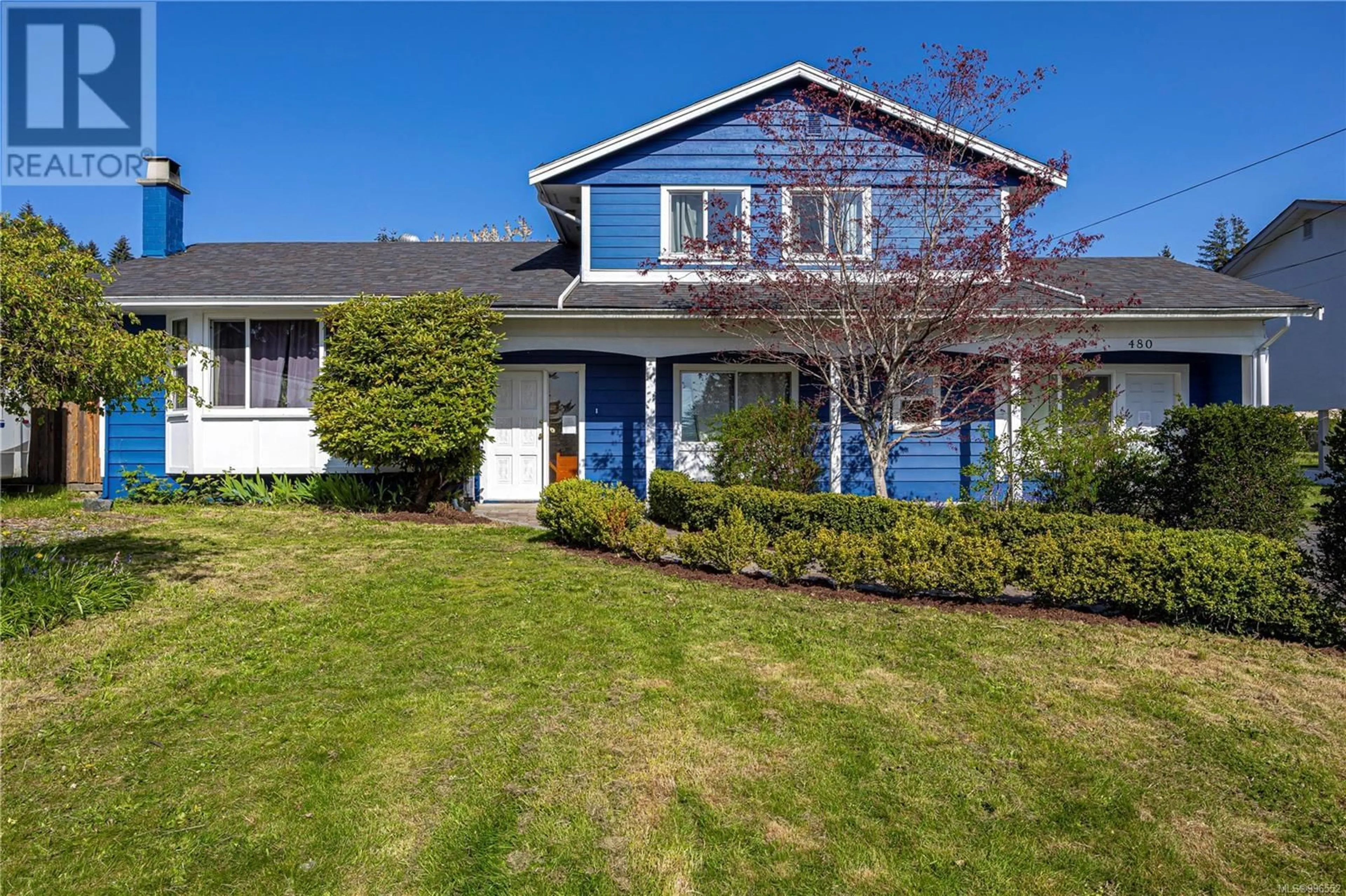 Home with vinyl exterior material, street for 480 ROOT STREET, Ladysmith British Columbia V9G1A1