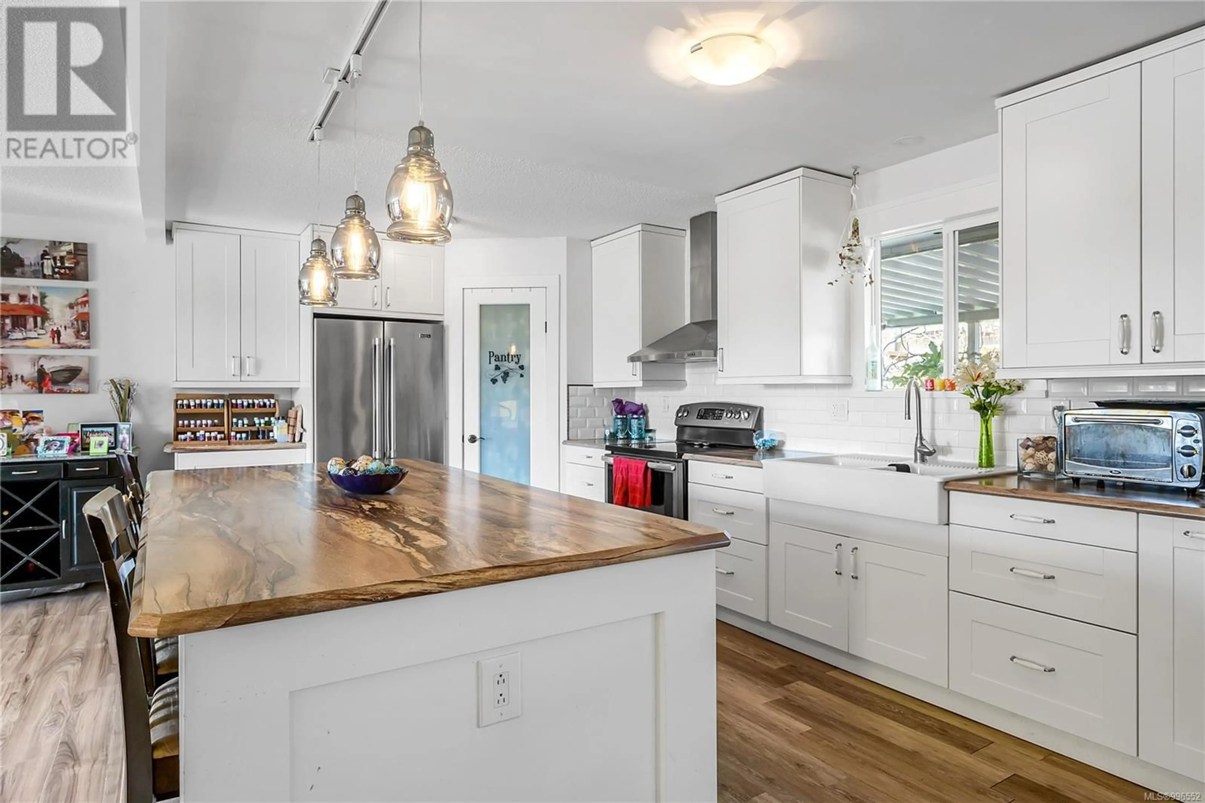 Open concept kitchen, unknown for 480 ROOT STREET, Ladysmith British Columbia V9G1A1