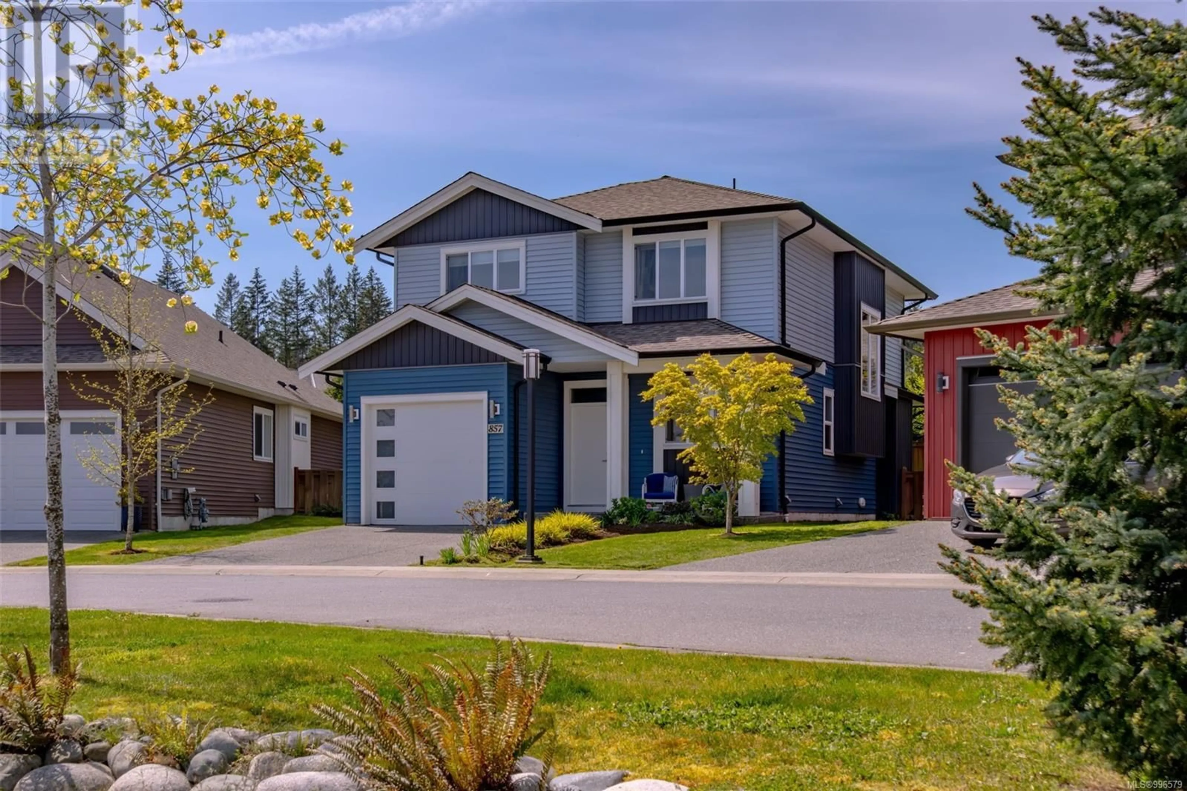 Home with vinyl exterior material, street for 857 COAL TOWN WAY, Nanaimo British Columbia V9R6P2