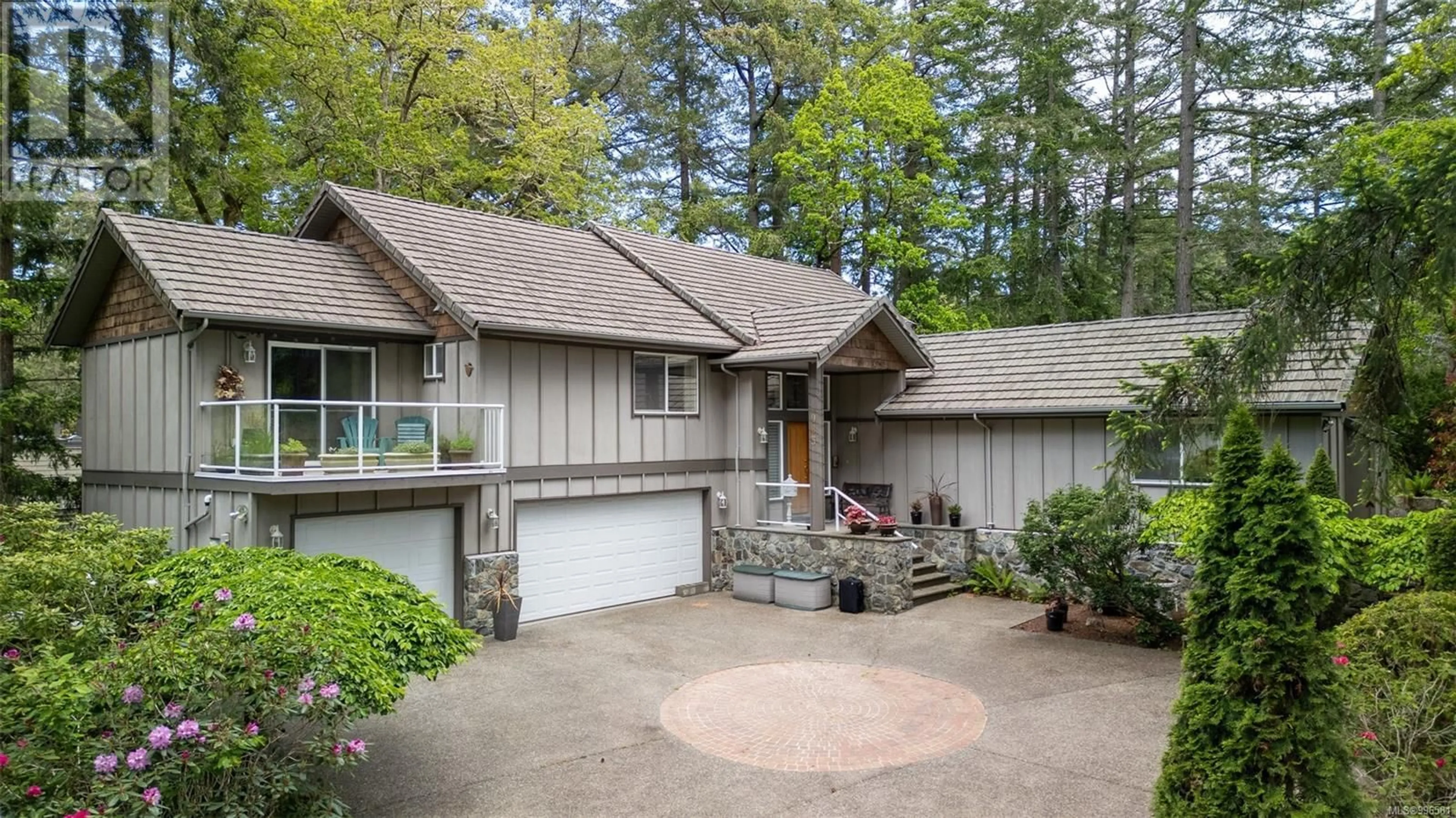 Unknown for 983 CAROLWOOD DRIVE, Saanich British Columbia V8X3T9