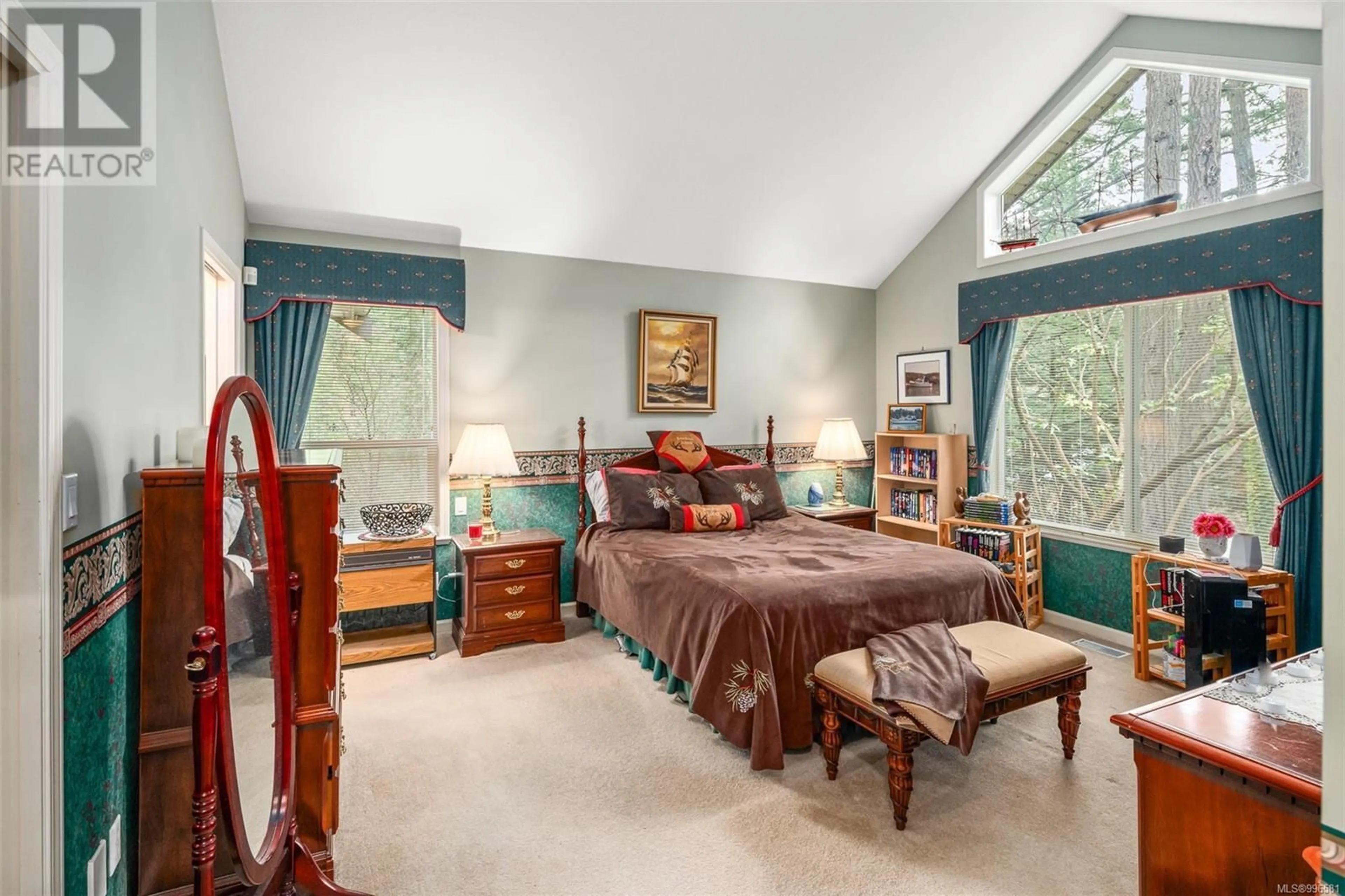 A pic of a room for 983 CAROLWOOD DRIVE, Saanich British Columbia V8X3T9