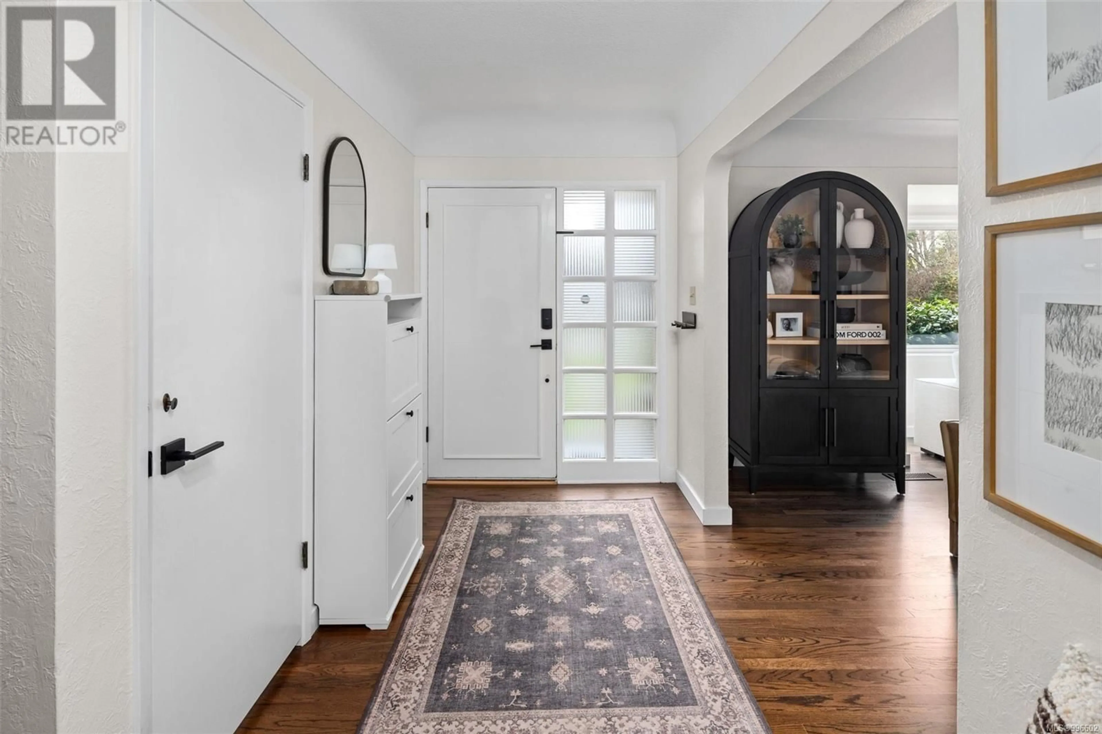 Indoor entryway for 2764 DORSET ROAD, Oak Bay British Columbia V8R3N1