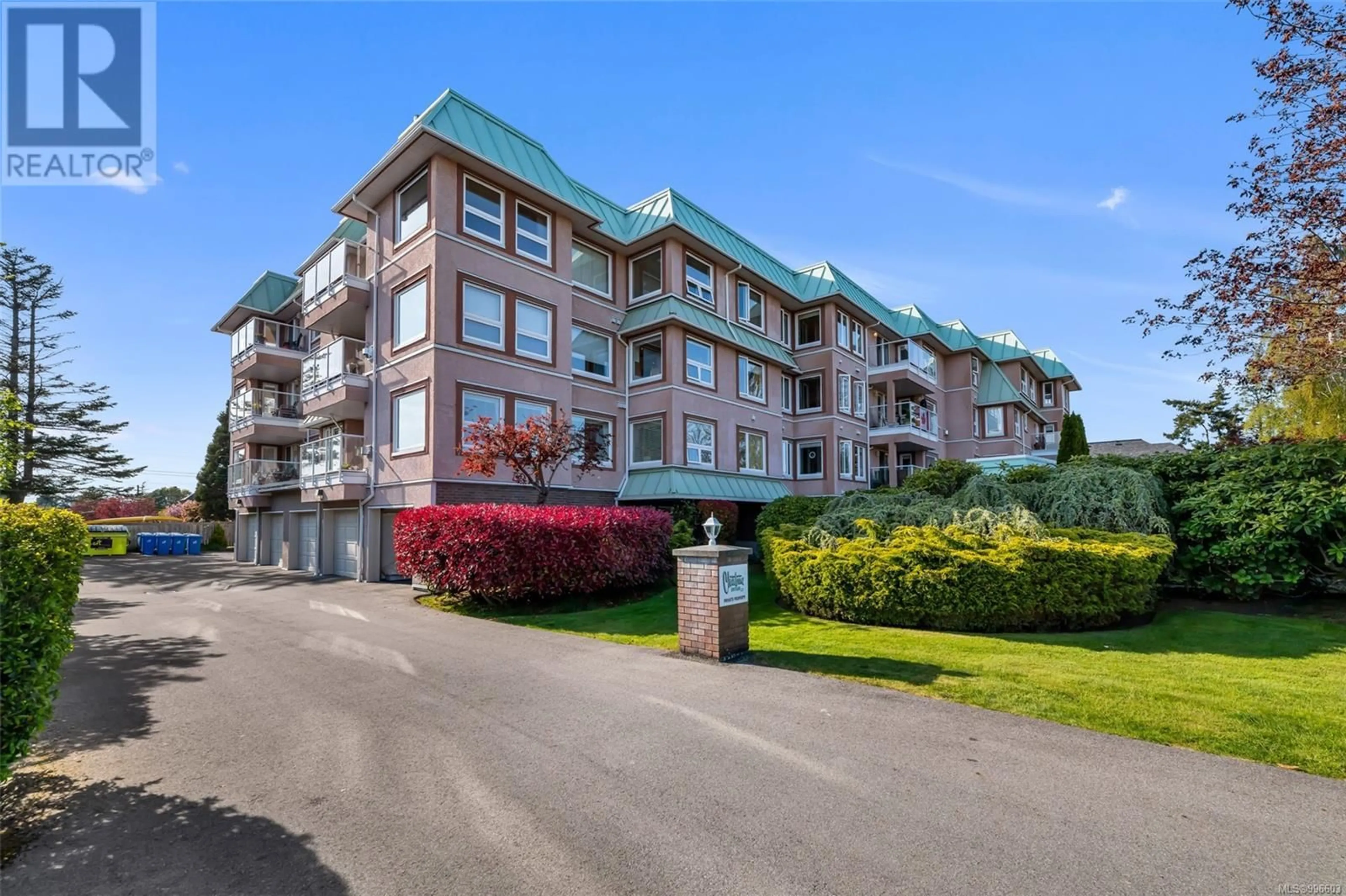 A pic from outside/outdoor area/front of a property/back of a property/a pic from drone, unknown for 416 - 9650 FIRST STREET, Sidney British Columbia V8L3C9