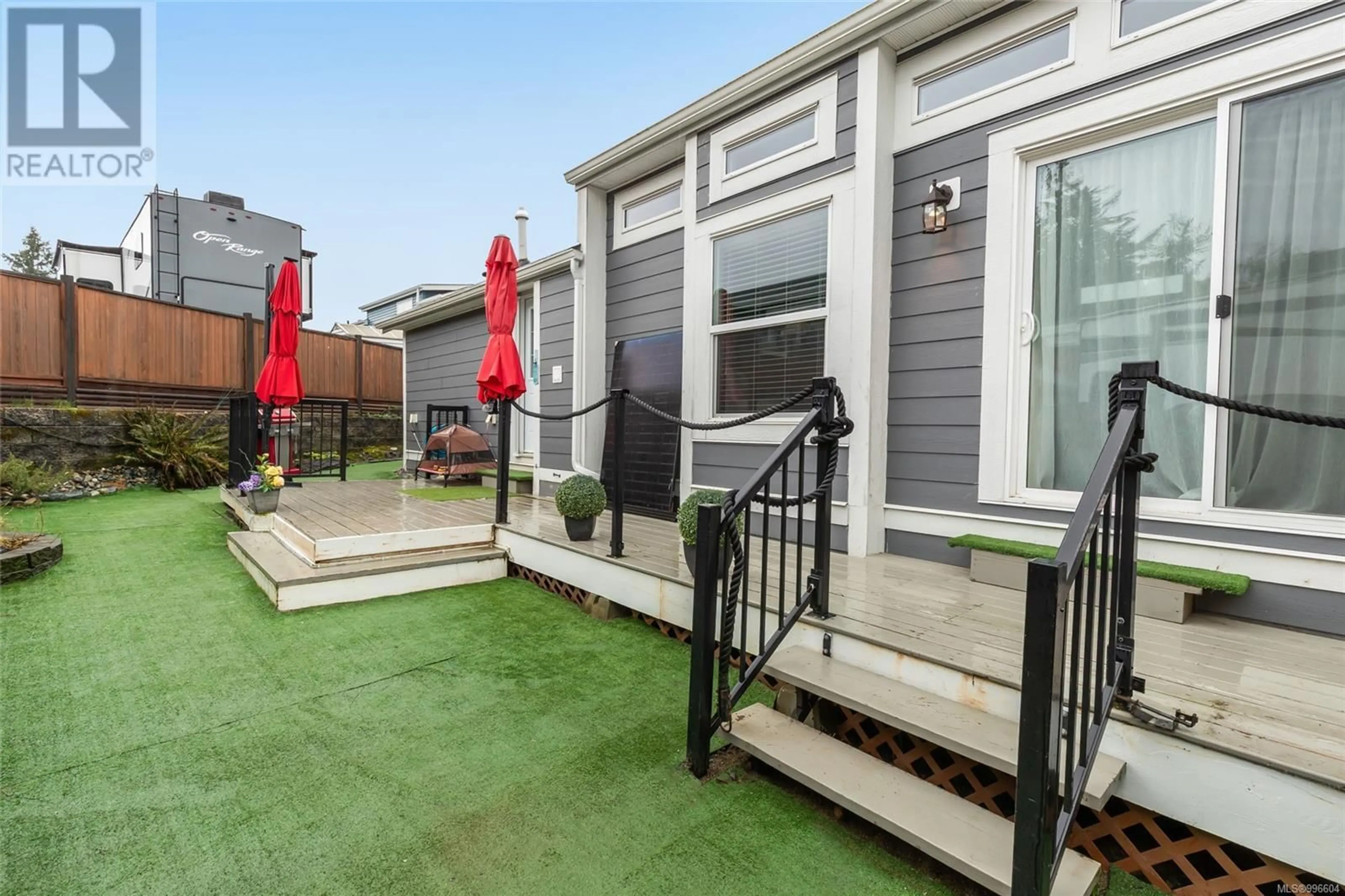 Patio, street for 2144 HENDERSON LAKE WAY, Nanaimo British Columbia V9R6X7