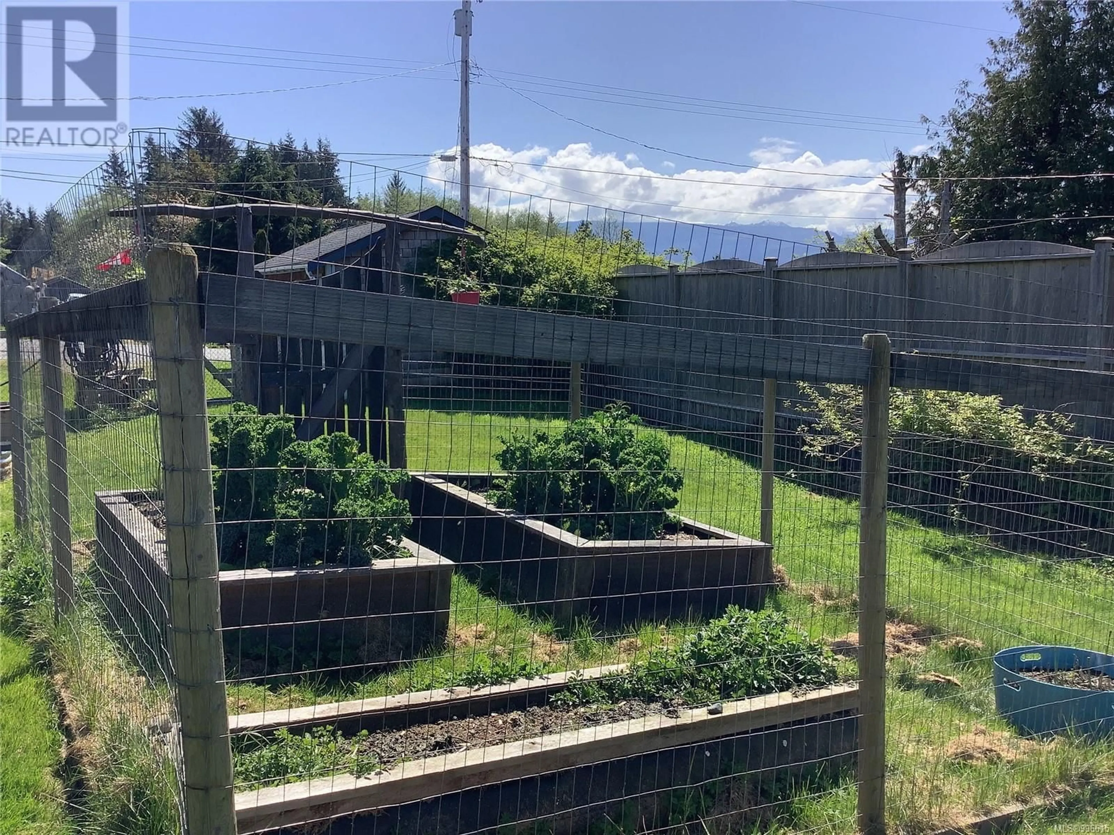 A pic from outside/outdoor area/front of a property/back of a property/a pic from drone, unknown for 320 16TH AVENUE, Sointula British Columbia V0N3E0
