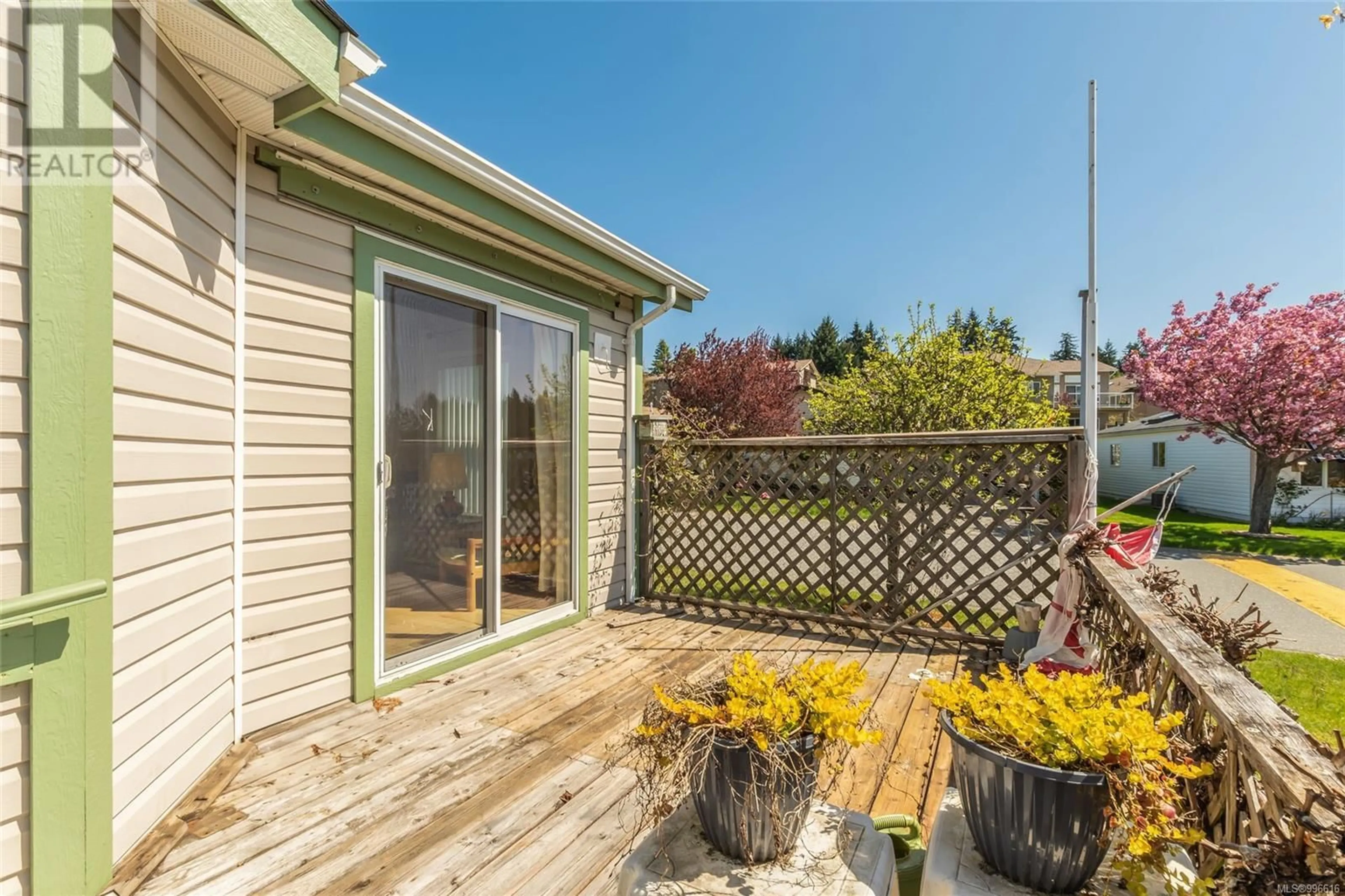 Patio, water/lake/river/ocean view for 6225 FARBER WAY, Nanaimo British Columbia V9T6J2