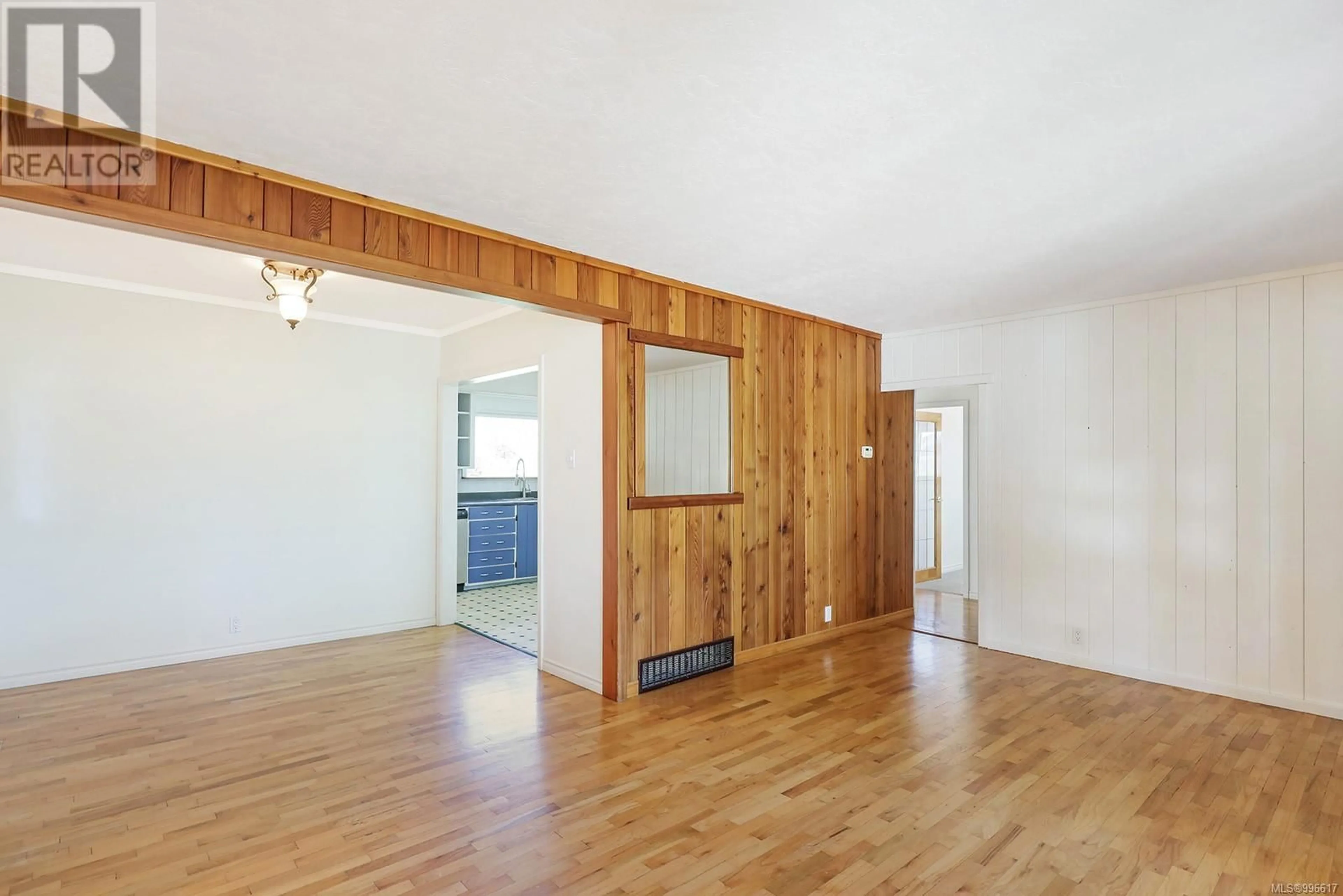 Unknown for 2094 COOKE AVENUE, Comox British Columbia V9M1Y6