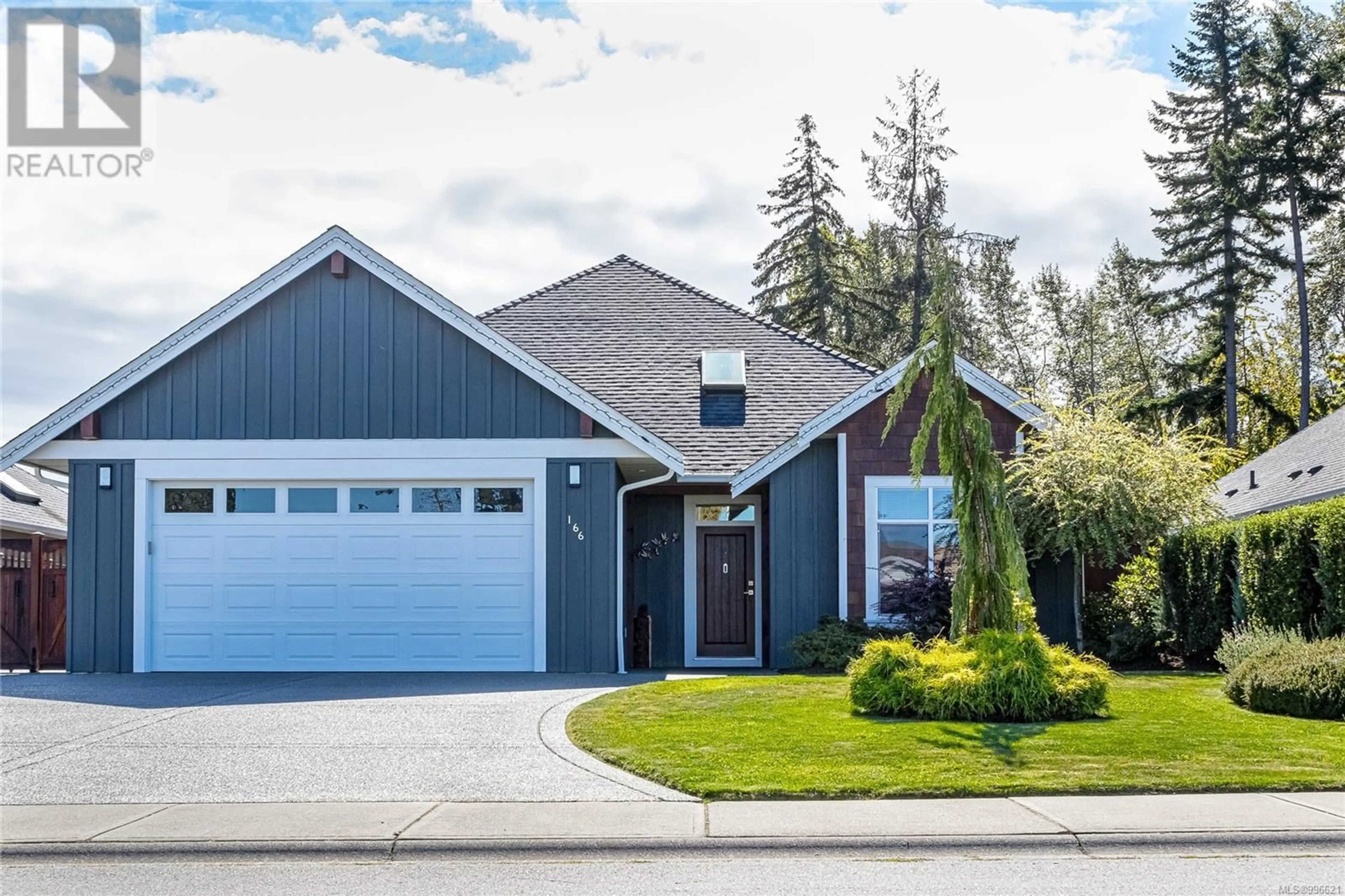 Home with vinyl exterior material, street for 166 SKYLARK AVENUE, Parksville British Columbia V9P1M3