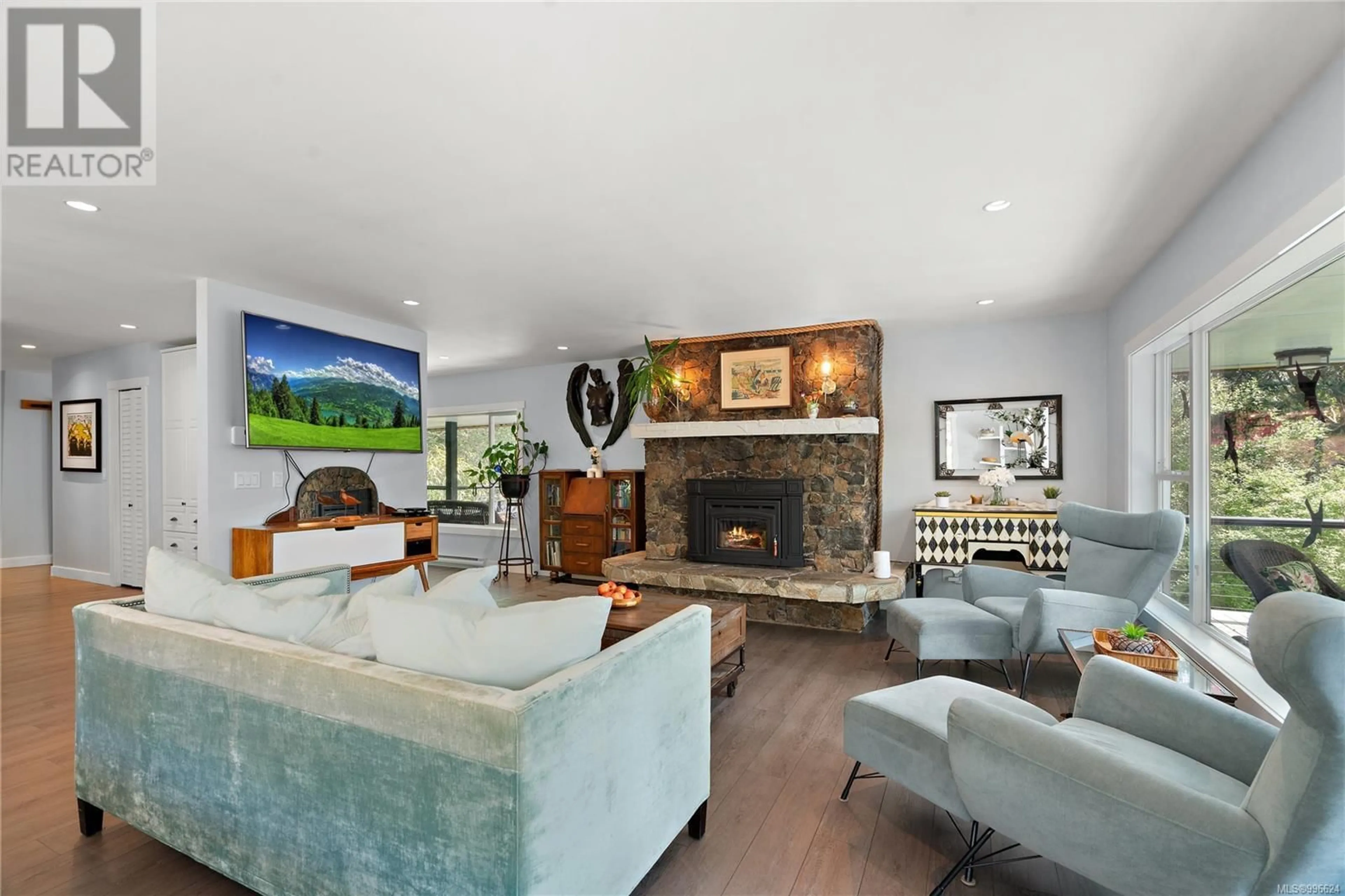Living room with furniture, unknown for 782 WALFRED ROAD, Langford British Columbia V9C2N9