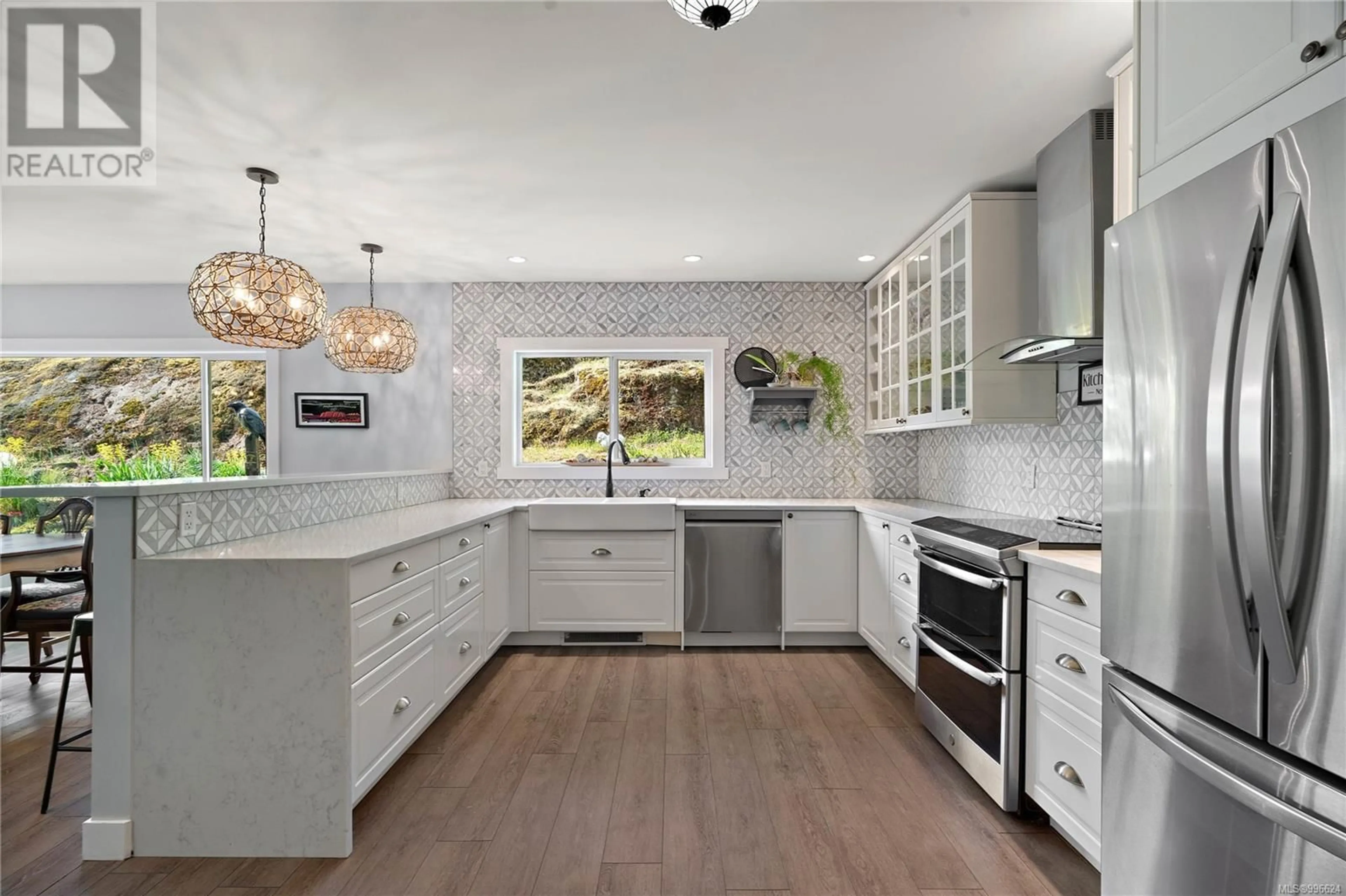 Open concept kitchen, ceramic/tile floor for 782 WALFRED ROAD, Langford British Columbia V9C2N9