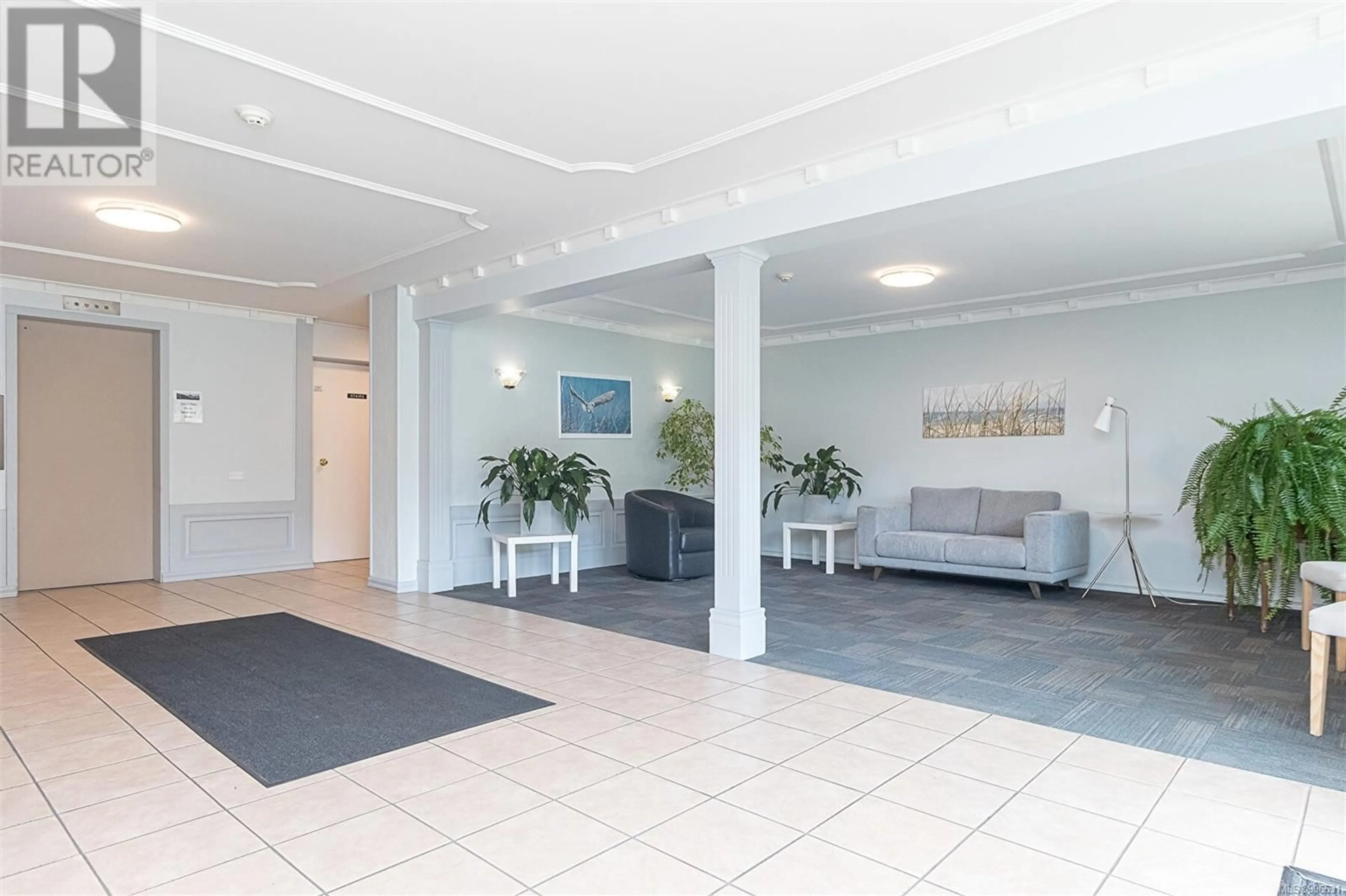 Lobby for 103 - 1680 POPLAR AVENUE, Saanich British Columbia V8P4K7