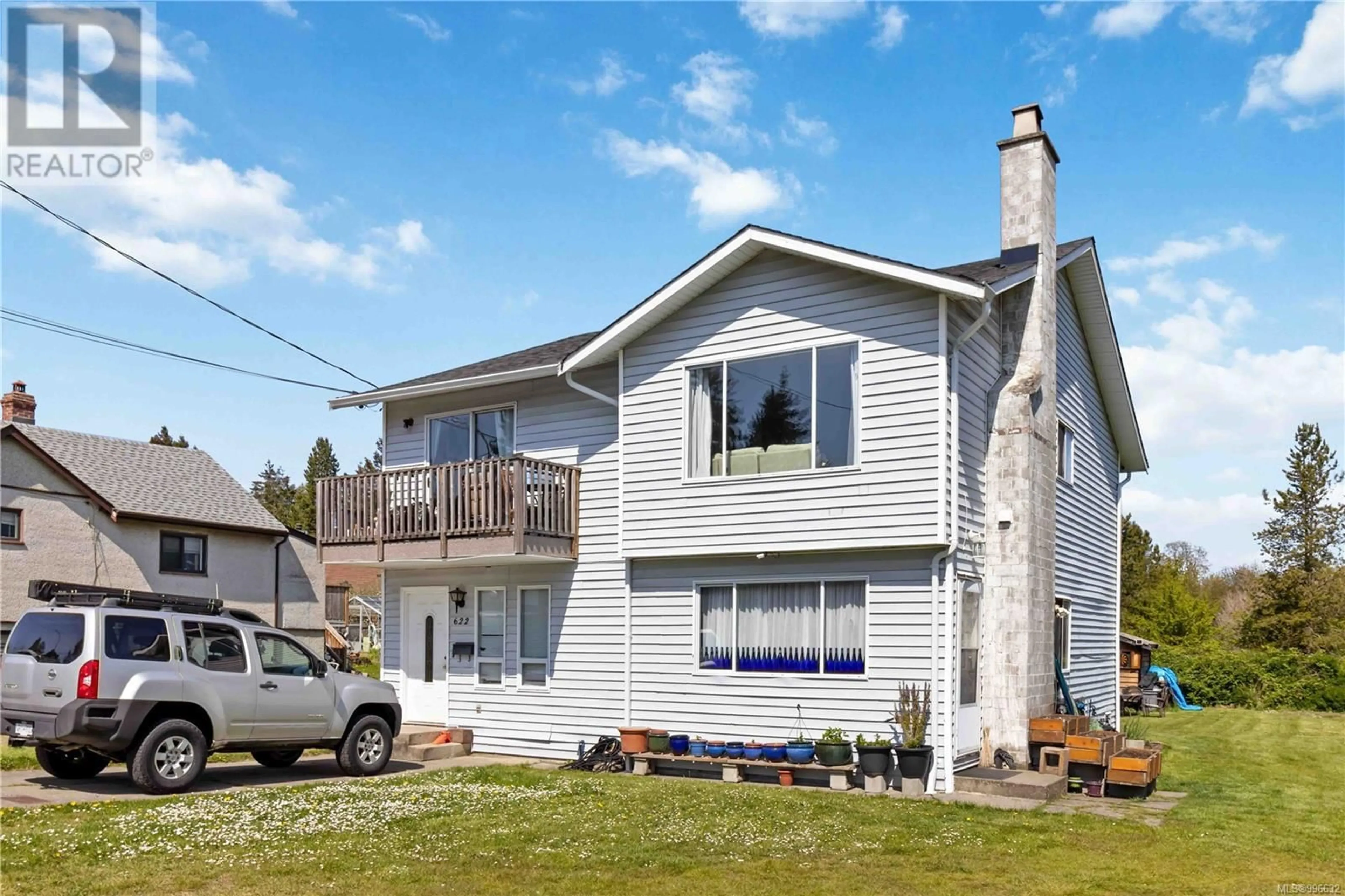 Home with vinyl exterior material, street for 622 RALPH STREET NORTH, Saanich British Columbia V8Z1Z5