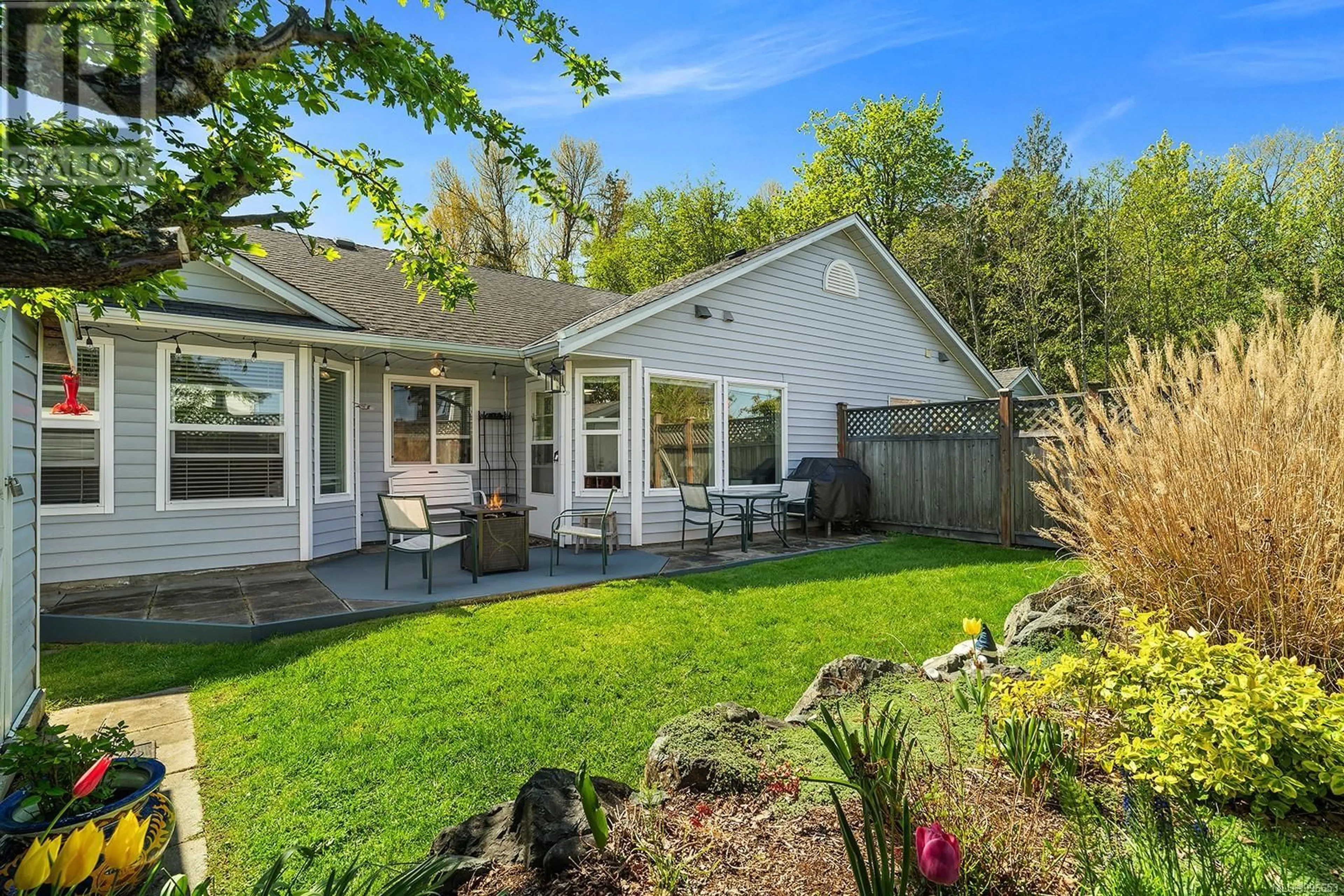 Patio, street for 1 - 405 CRAIG STREET, Parksville British Columbia V9P1L4