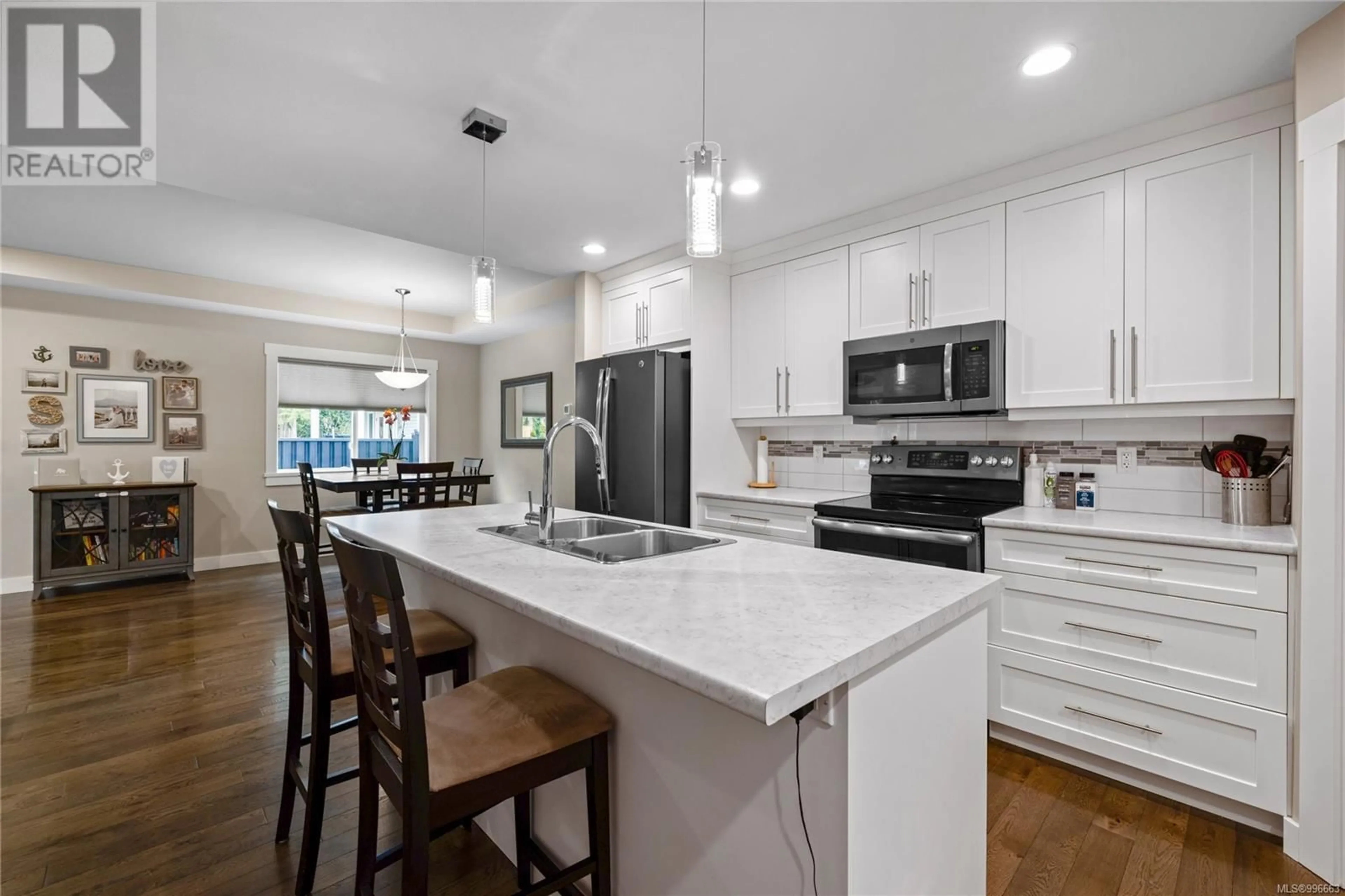 Open concept kitchen, ceramic/tile floor for 2378 EXTENSION ROAD, Nanaimo British Columbia V9X0A9
