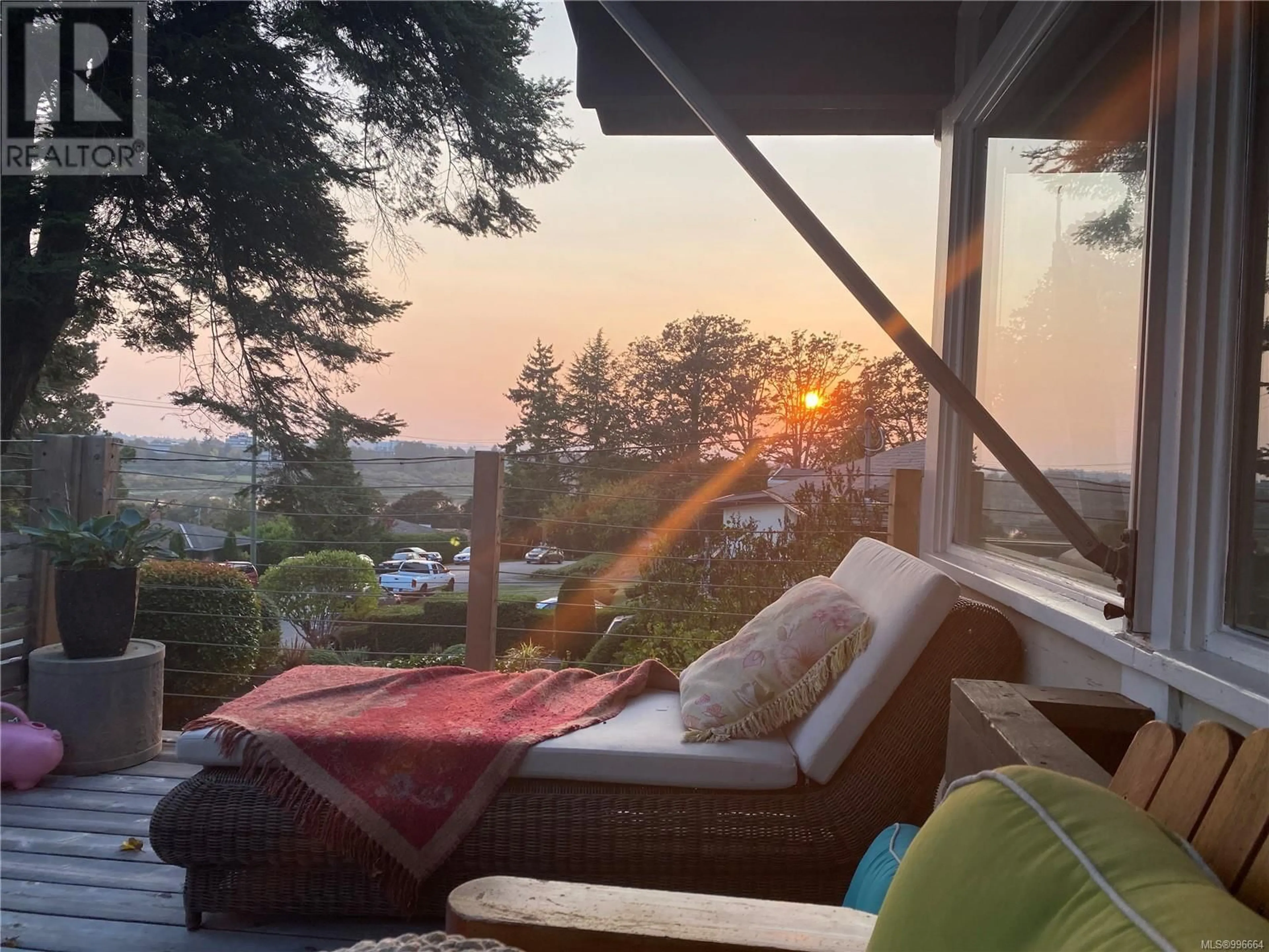 Patio, mountain view for 996 GREENRIDGE CRESCENT, Saanich British Columbia V8X3B9