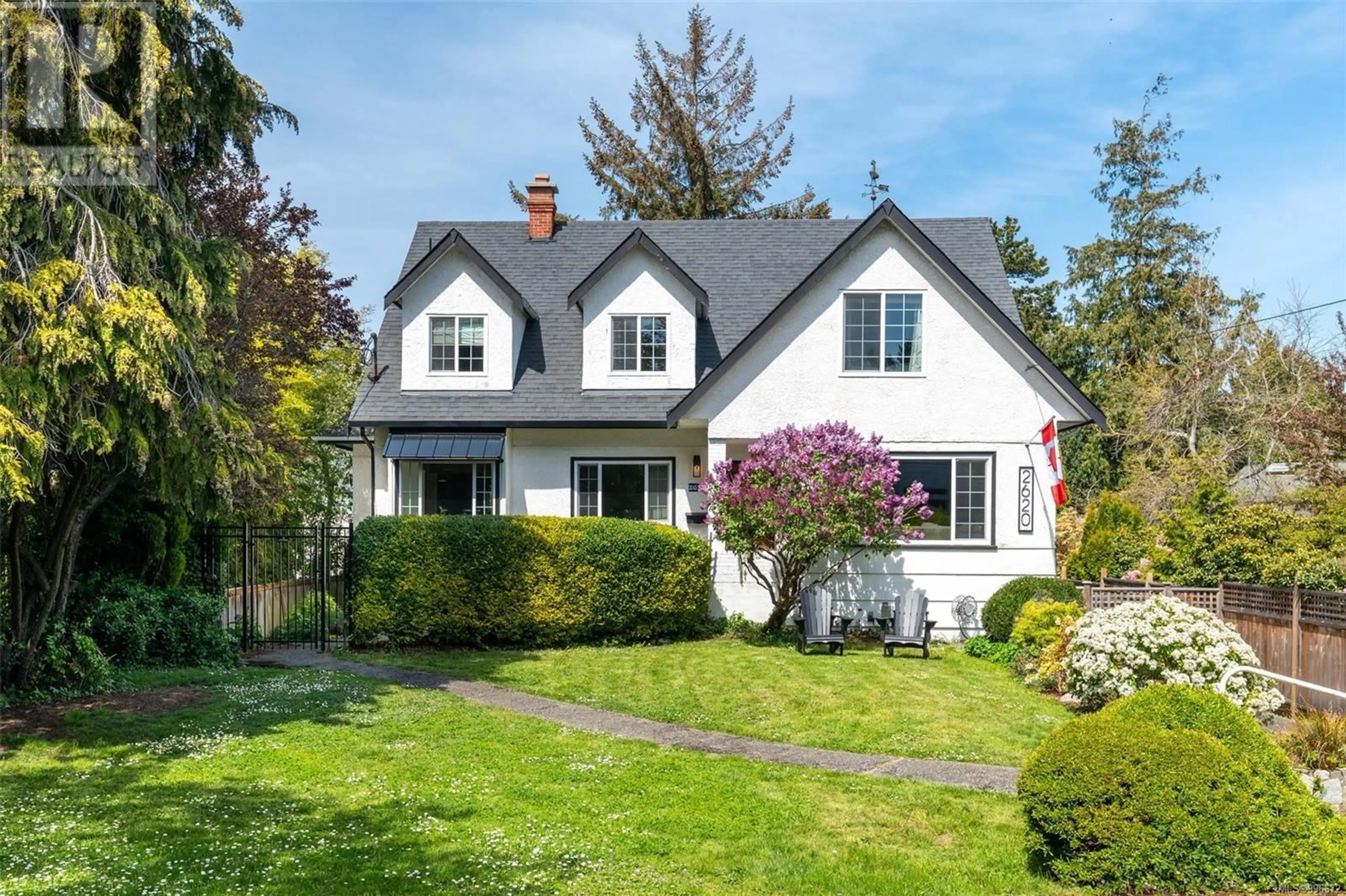 Home with vinyl exterior material, street for 2620 MARGATE AVENUE, Oak Bay British Columbia V8S3A5