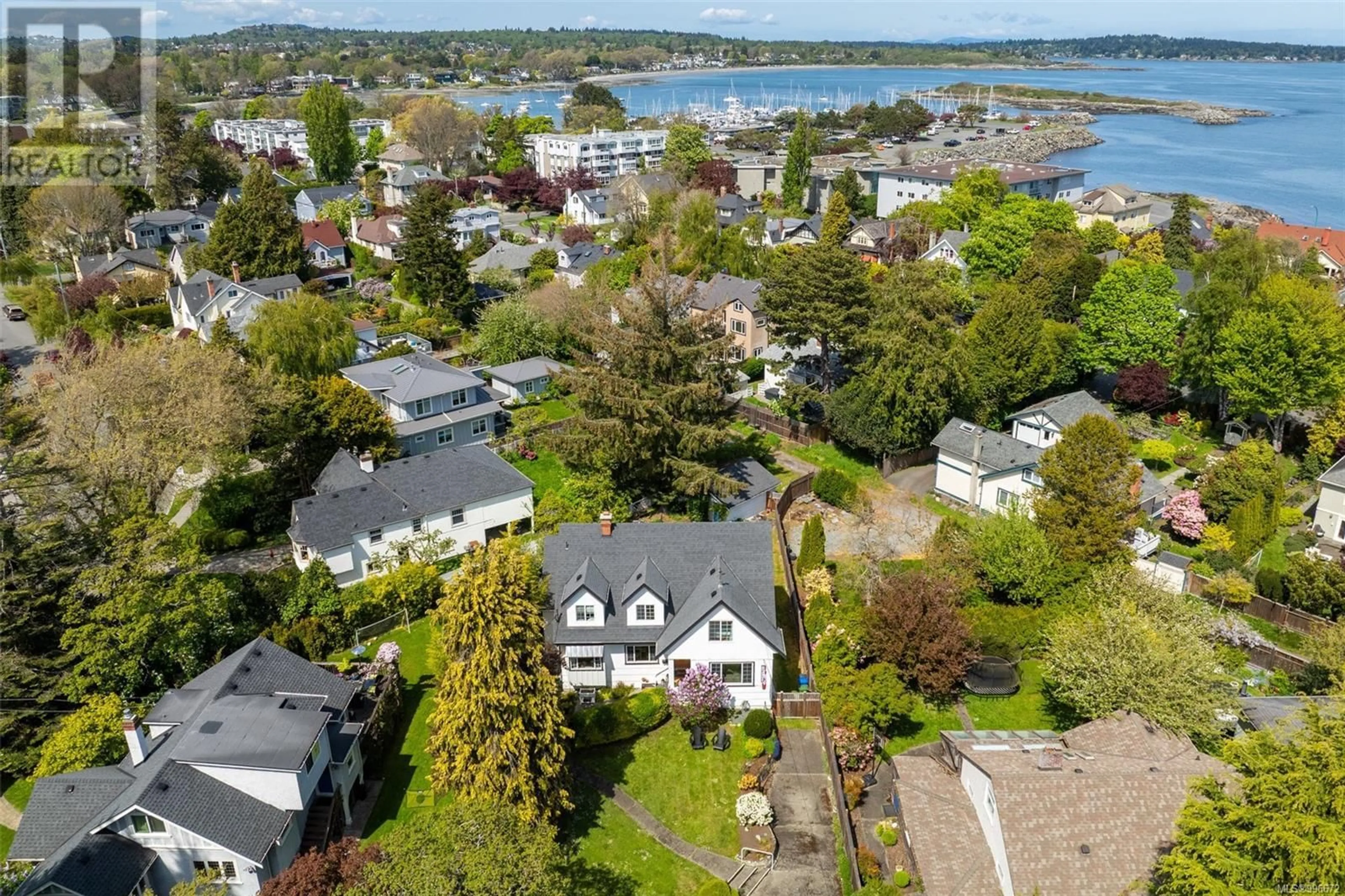 A pic from outside/outdoor area/front of a property/back of a property/a pic from drone, water/lake/river/ocean view for 2620 MARGATE AVENUE, Oak Bay British Columbia V8S3A5