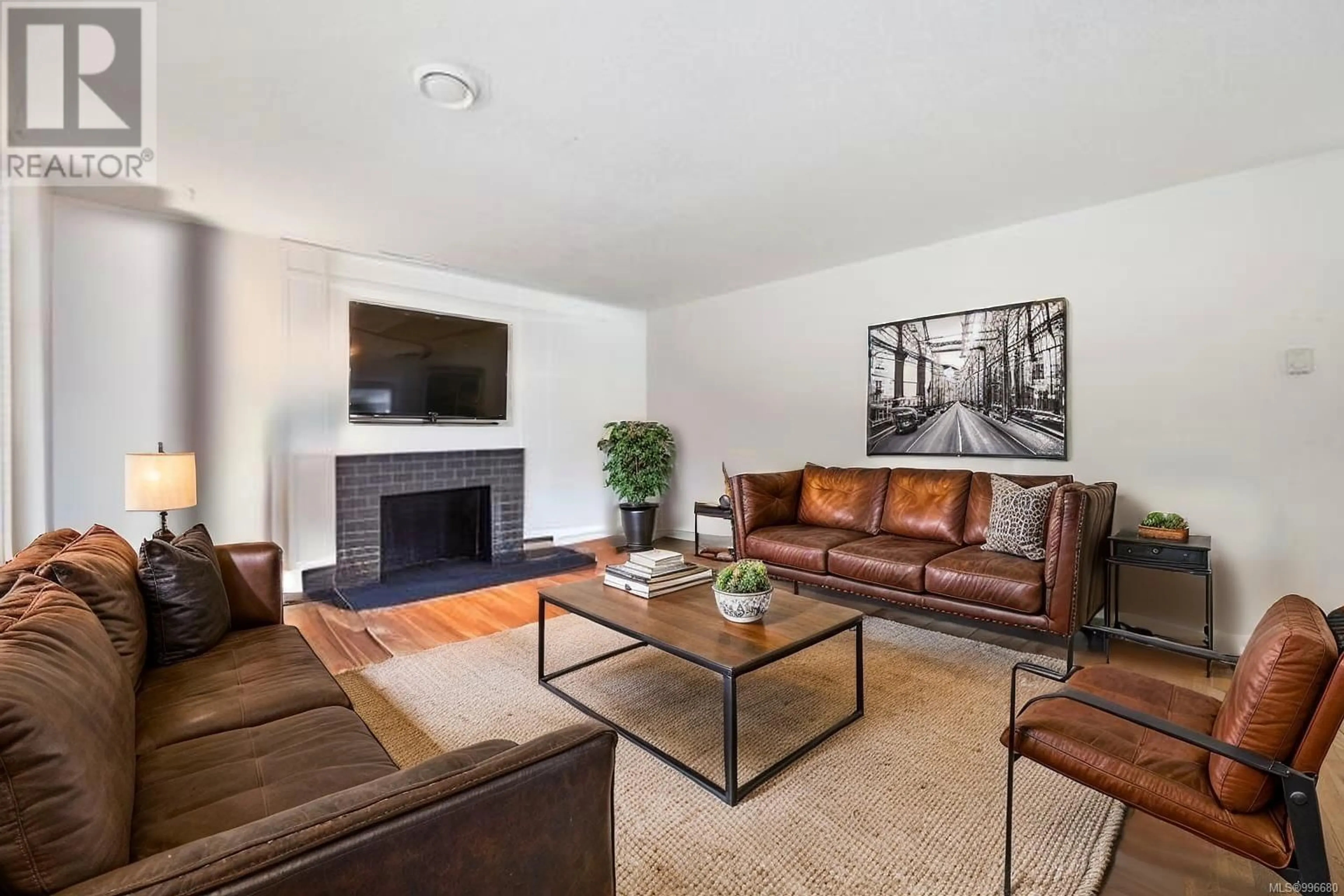Living room with furniture, unknown for 798 CECIL BLOGG DRIVE, Colwood British Columbia V9B5N7