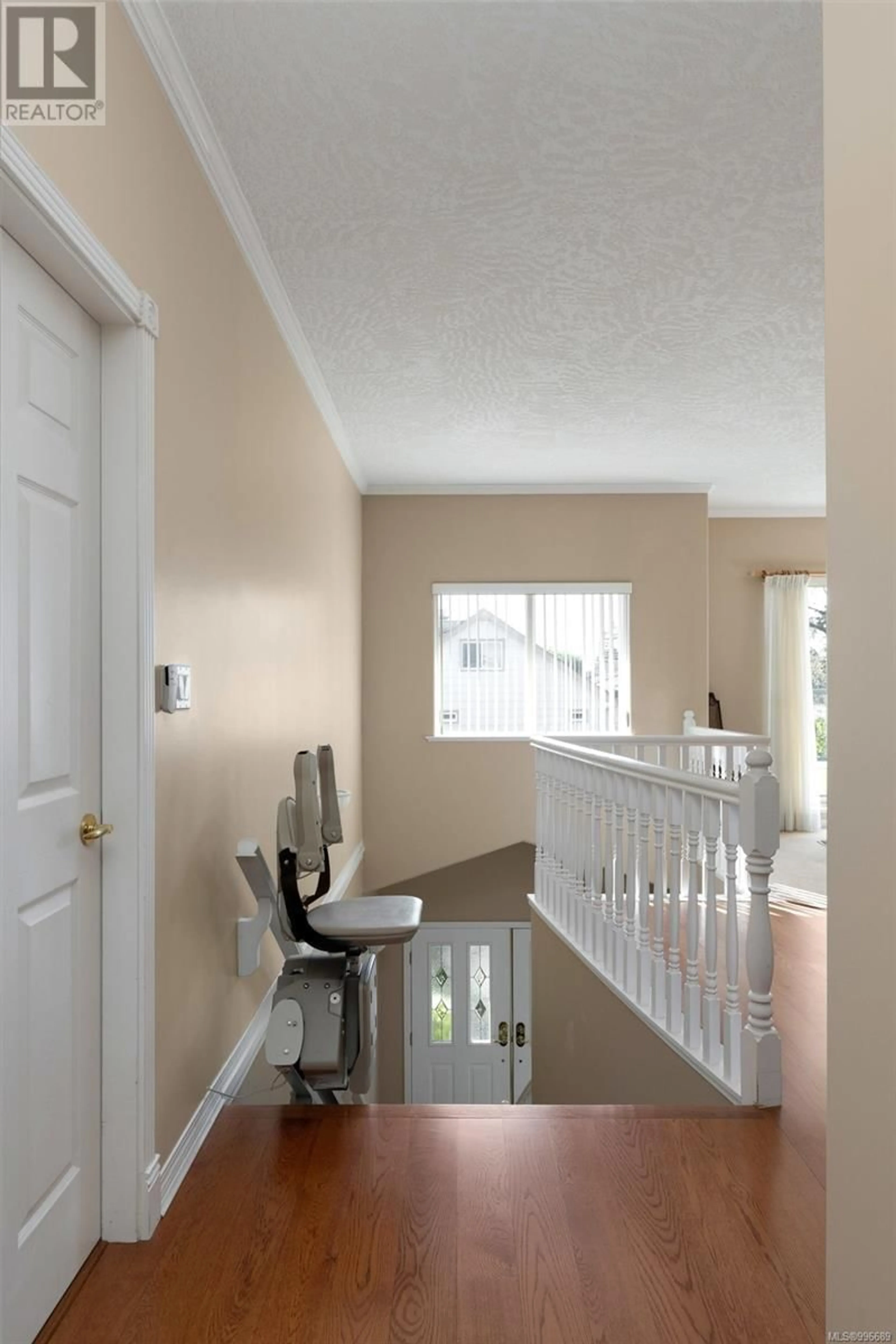 Indoor entryway for 13 - 2235 HARBOUR ROAD, Sidney British Columbia V8L2P7