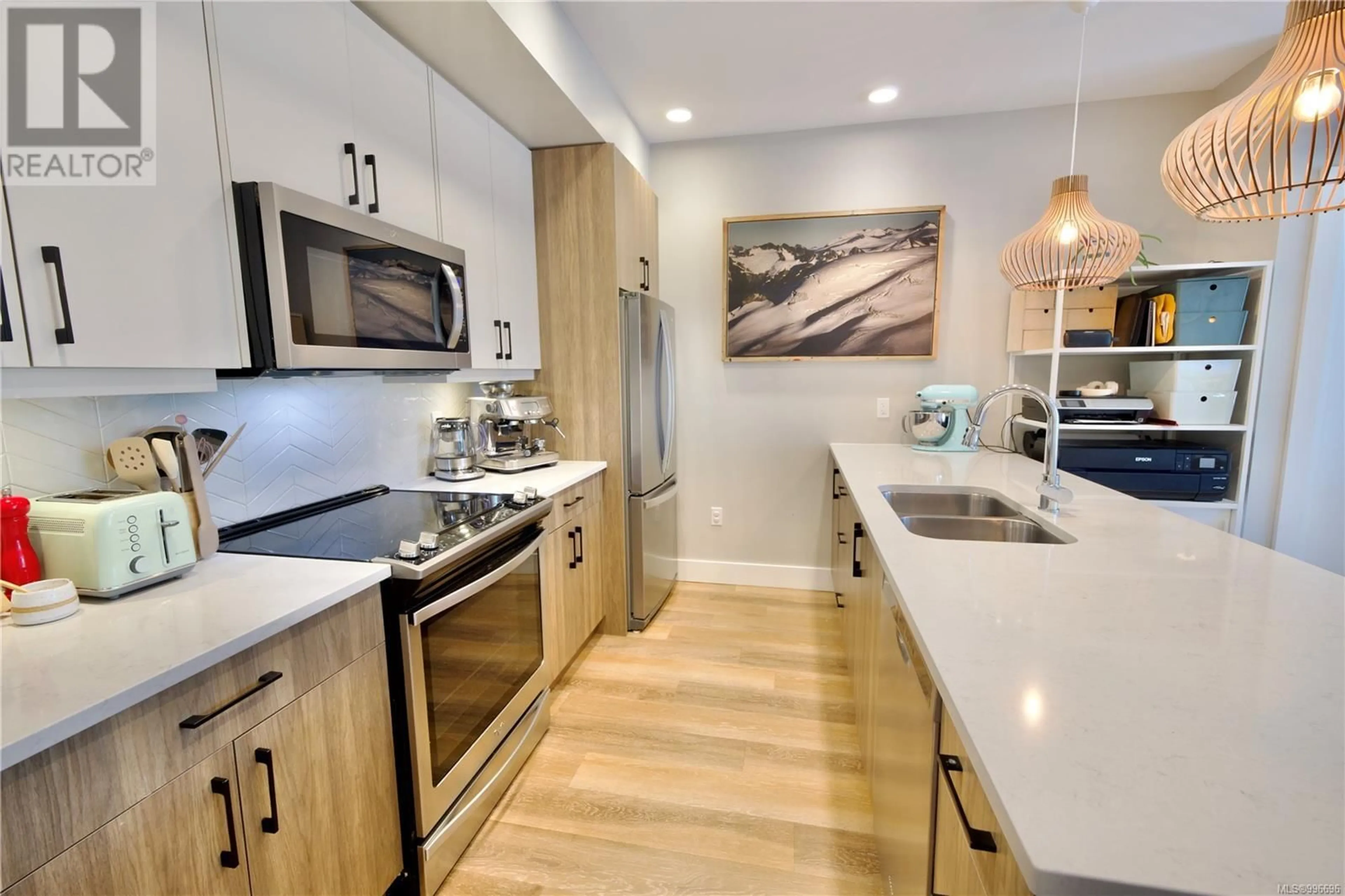 Open concept kitchen, unknown for 201 - 700 YEW WOOD ROAD, Tofino British Columbia V0R2Z0