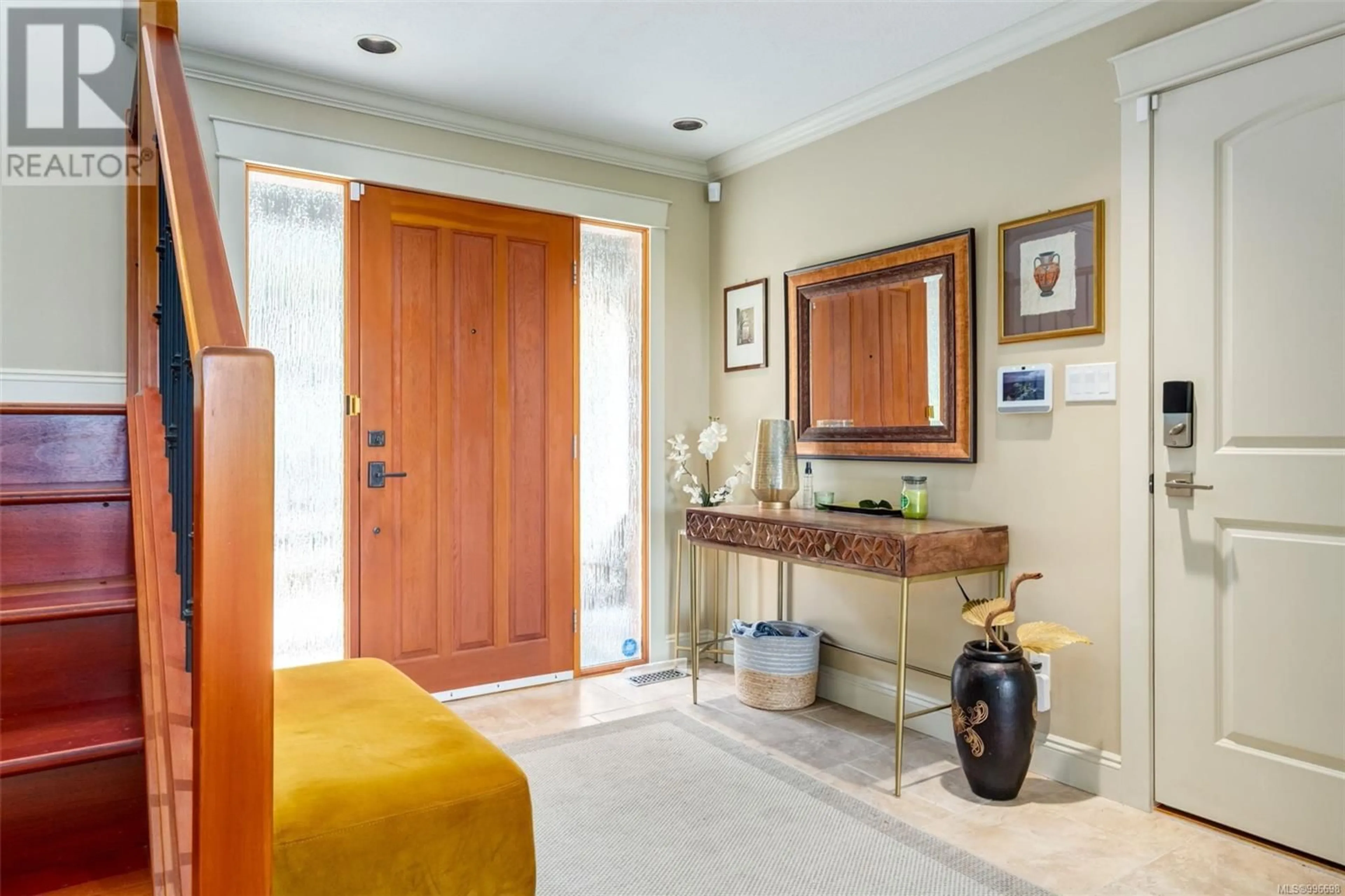 Indoor entryway for 5170 LAGUNA WAY, Nanaimo British Columbia V9T5L7