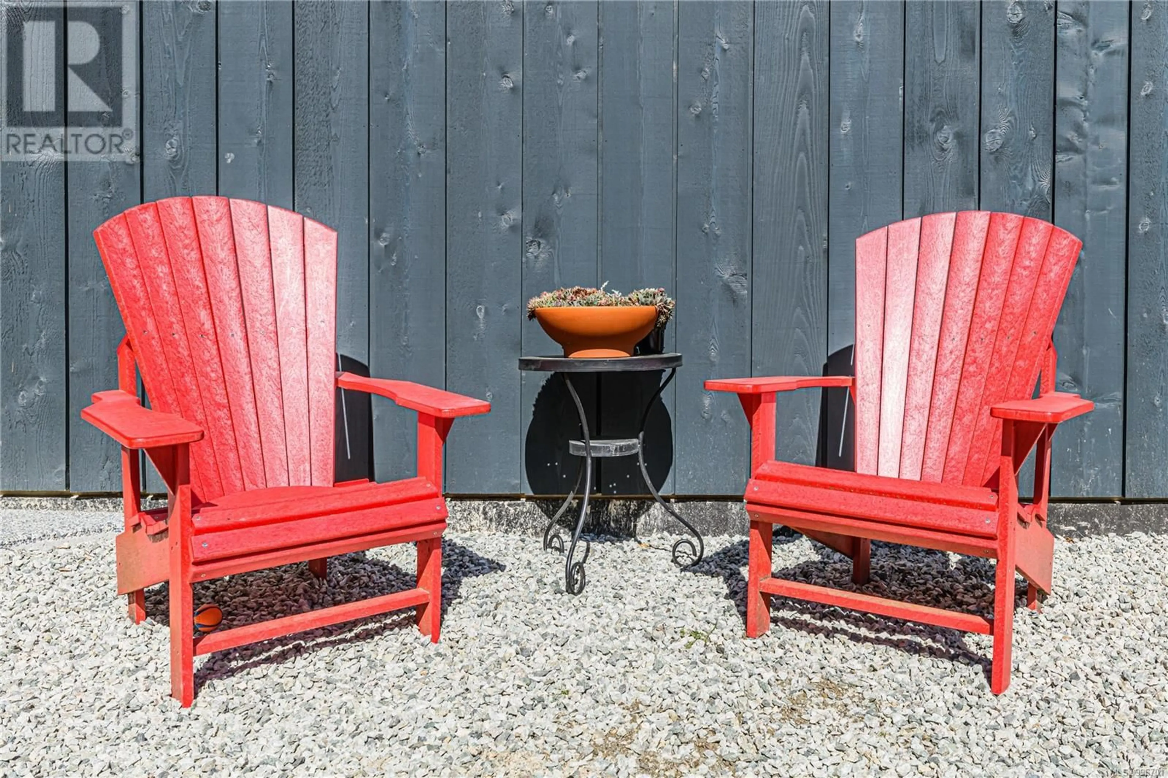 Patio, street for 153 SOUTHERN WAY, Salt Spring British Columbia V8K2Y1