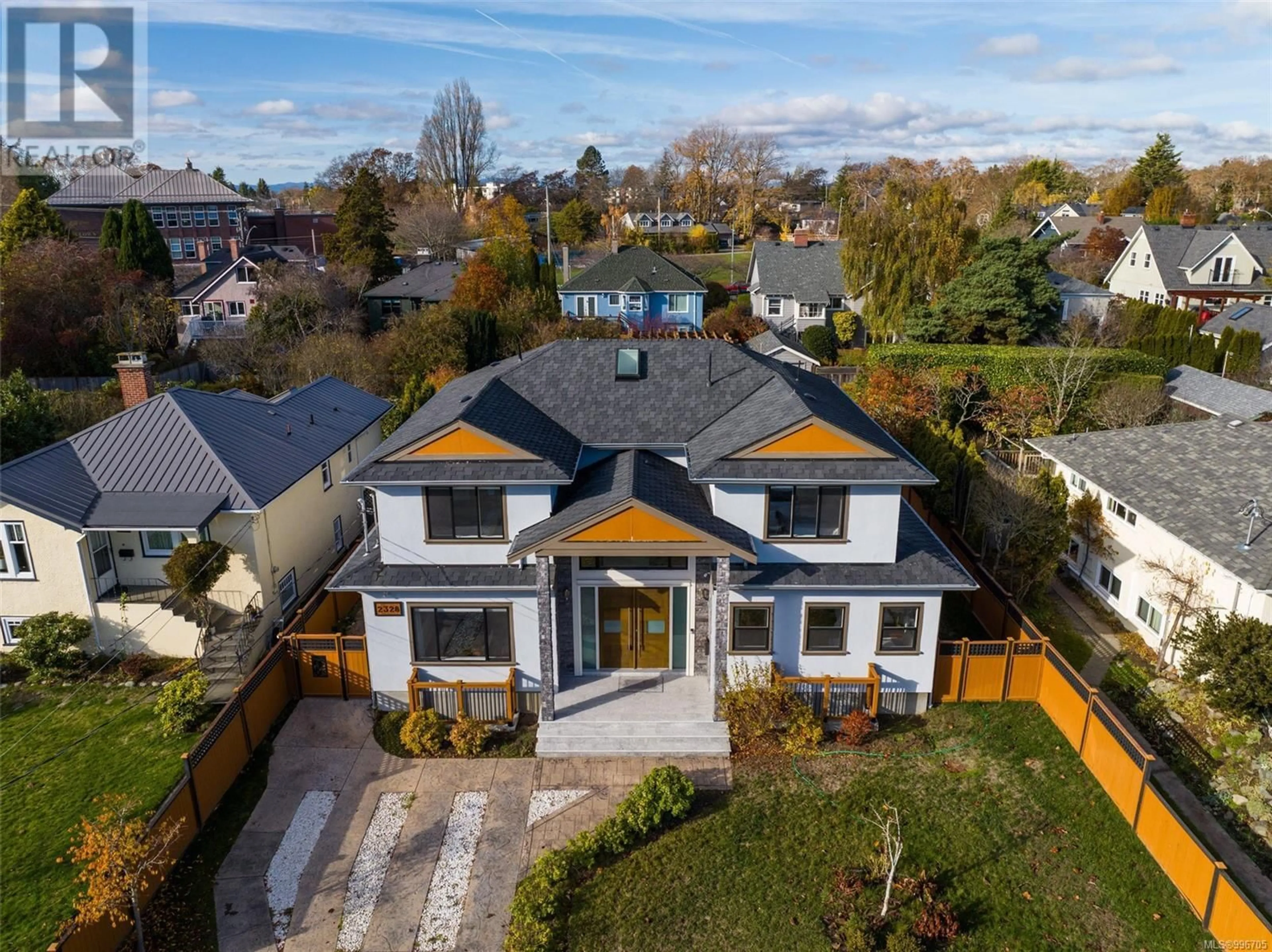 A pic from outside/outdoor area/front of a property/back of a property/a pic from drone, unknown for 2328 DUNLEVY STREET, Oak Bay British Columbia V8R5Y9