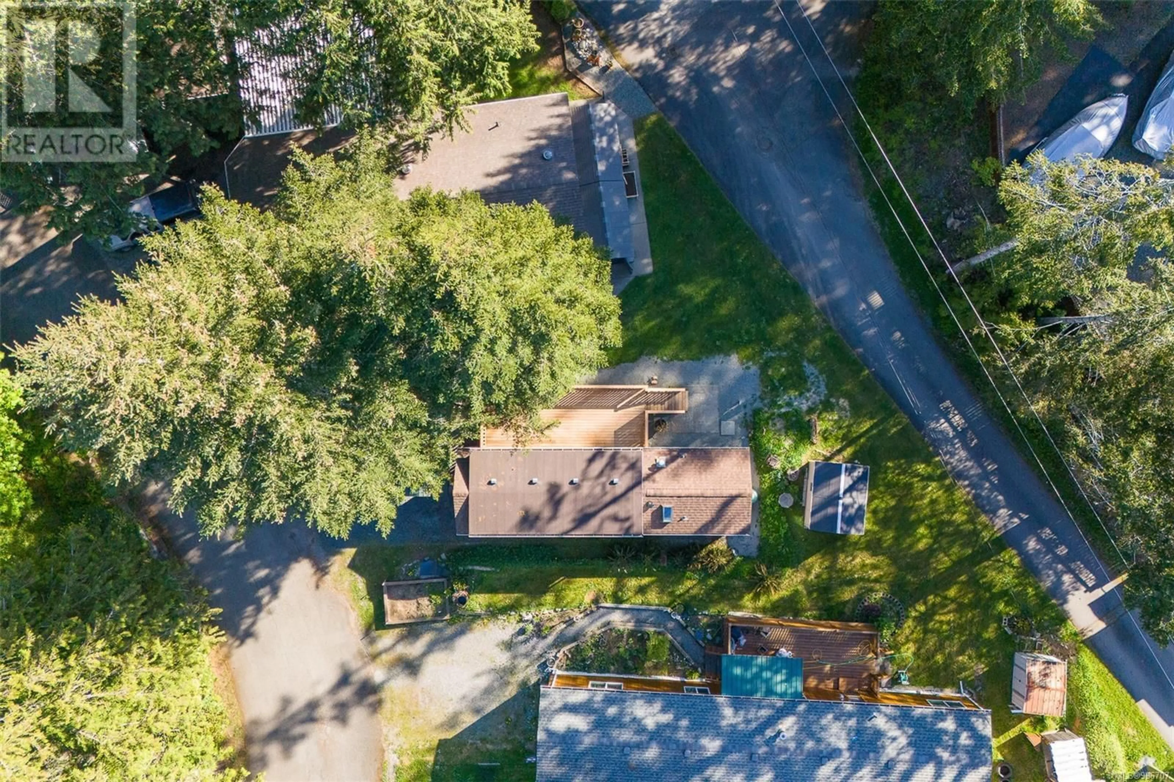 A pic from outside/outdoor area/front of a property/back of a property/a pic from drone, unknown for 31 - 10325 LAKESHORE ROAD, Port Alberni British Columbia V9Y8G9