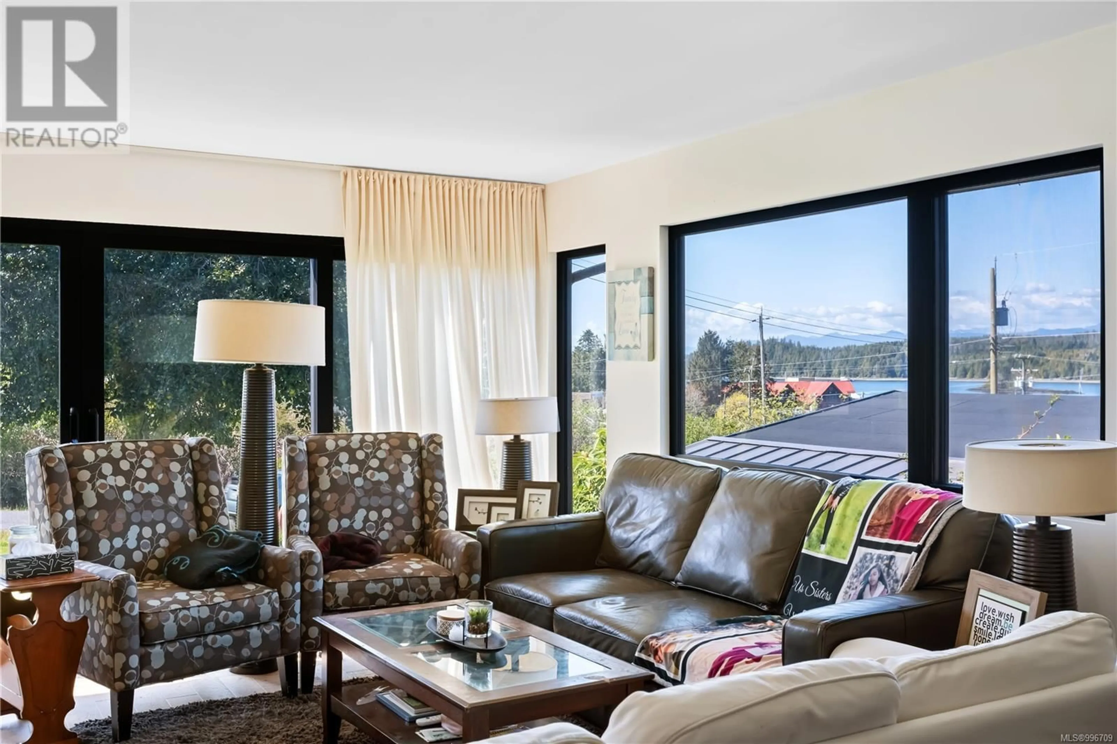 Living room with furniture, unknown for 248 BIRCH STREET, Ucluelet British Columbia V0R3A0