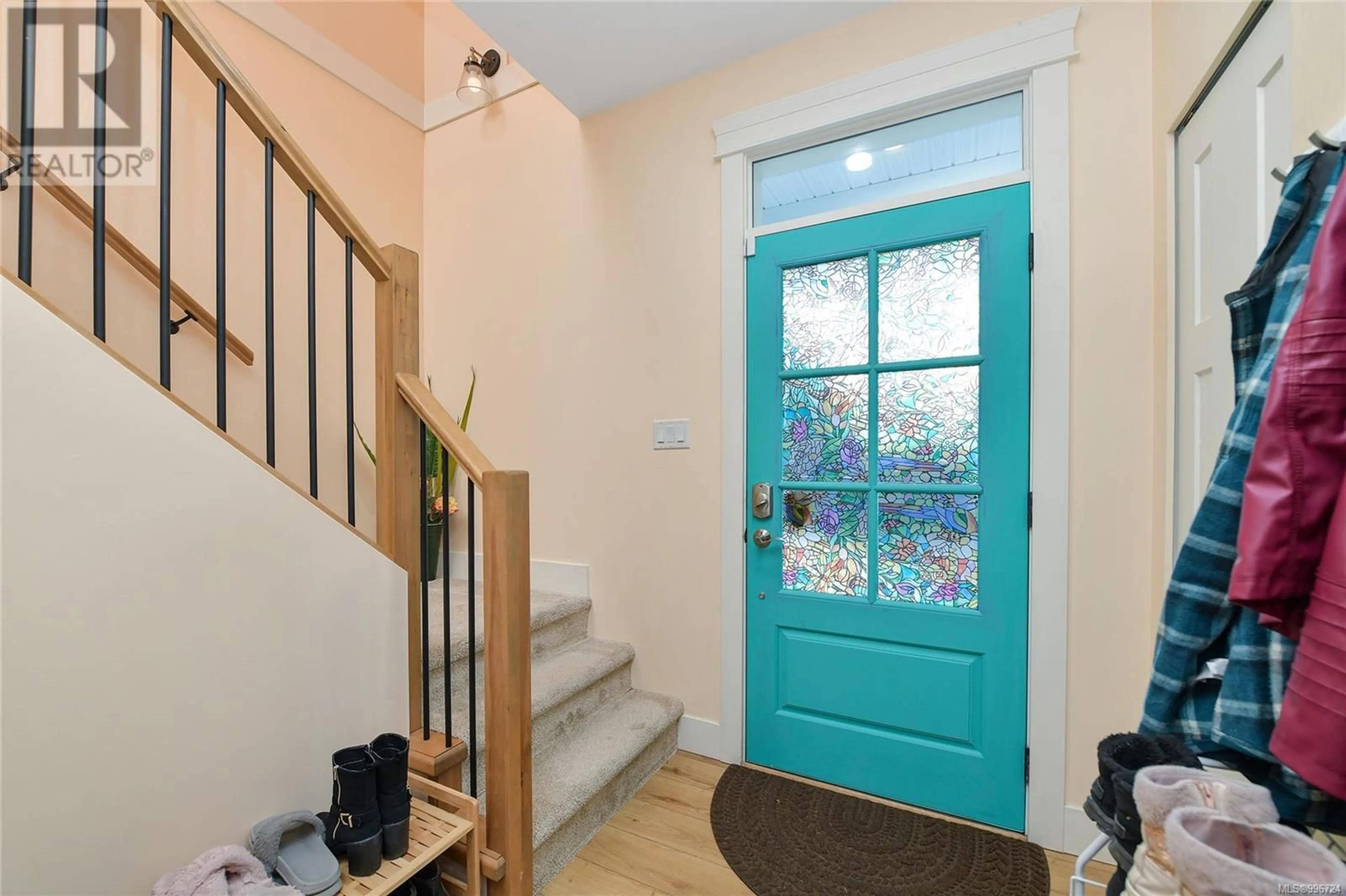 Indoor entryway for 2382/2380 EXTENSION ROAD, Nanaimo British Columbia V9X0A9