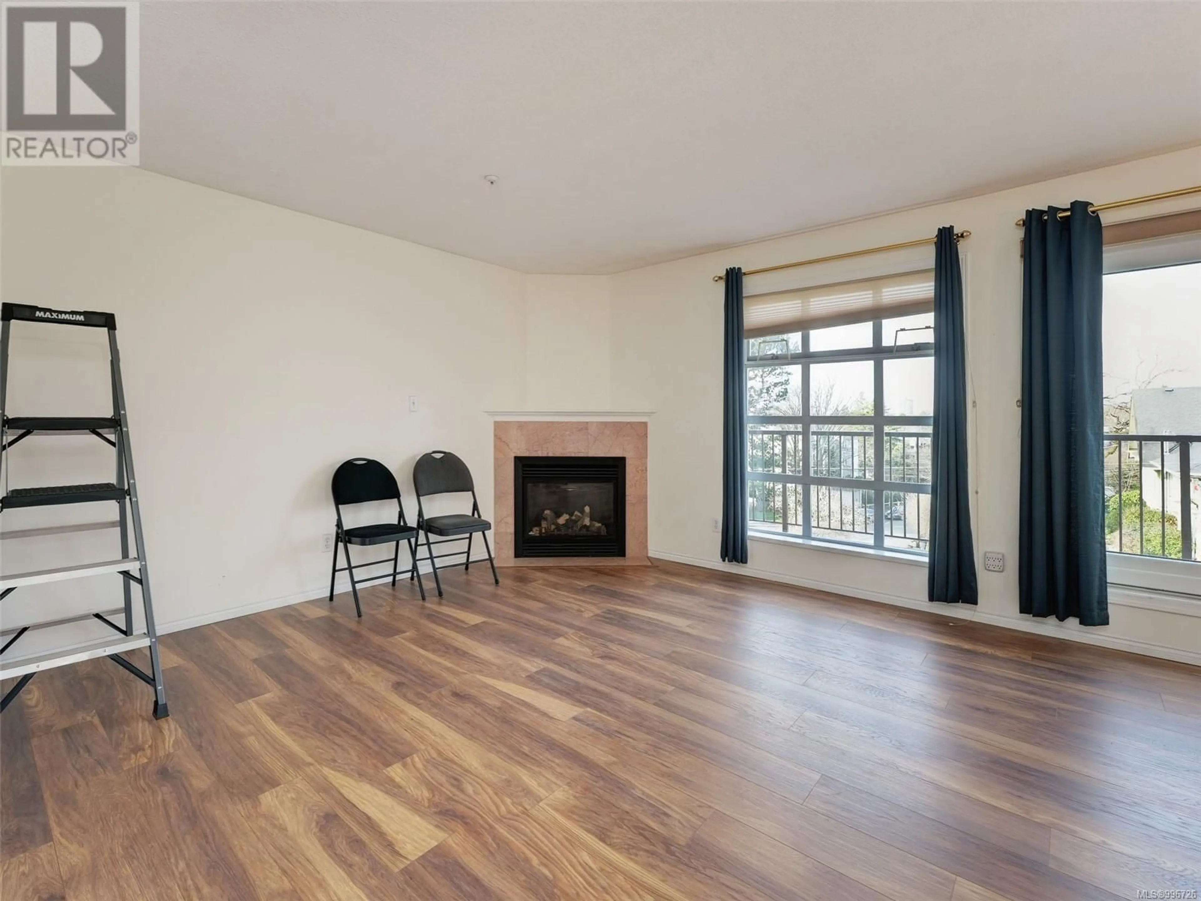A pic of a room for 402 - 1246 FAIRFIELD ROAD, Victoria British Columbia V8V3B5