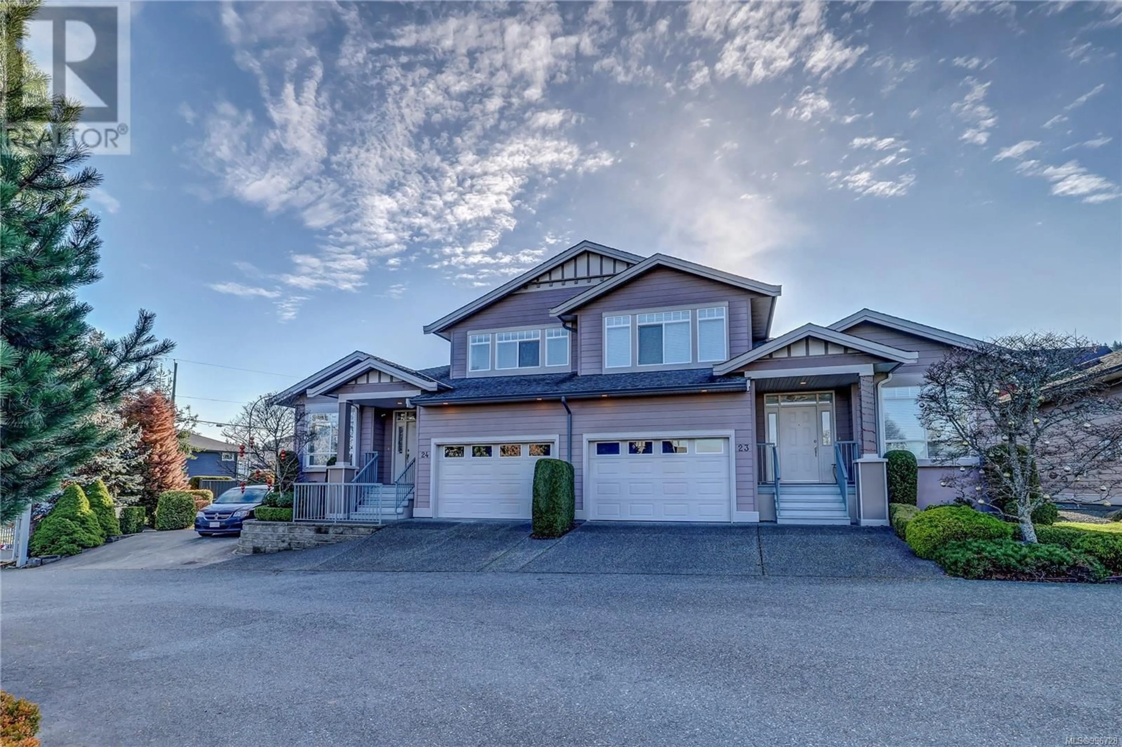 A pic from outside/outdoor area/front of a property/back of a property/a pic from drone, street for 24 - 500 RUSSELL ROAD, Ladysmith British Columbia V9G1W3