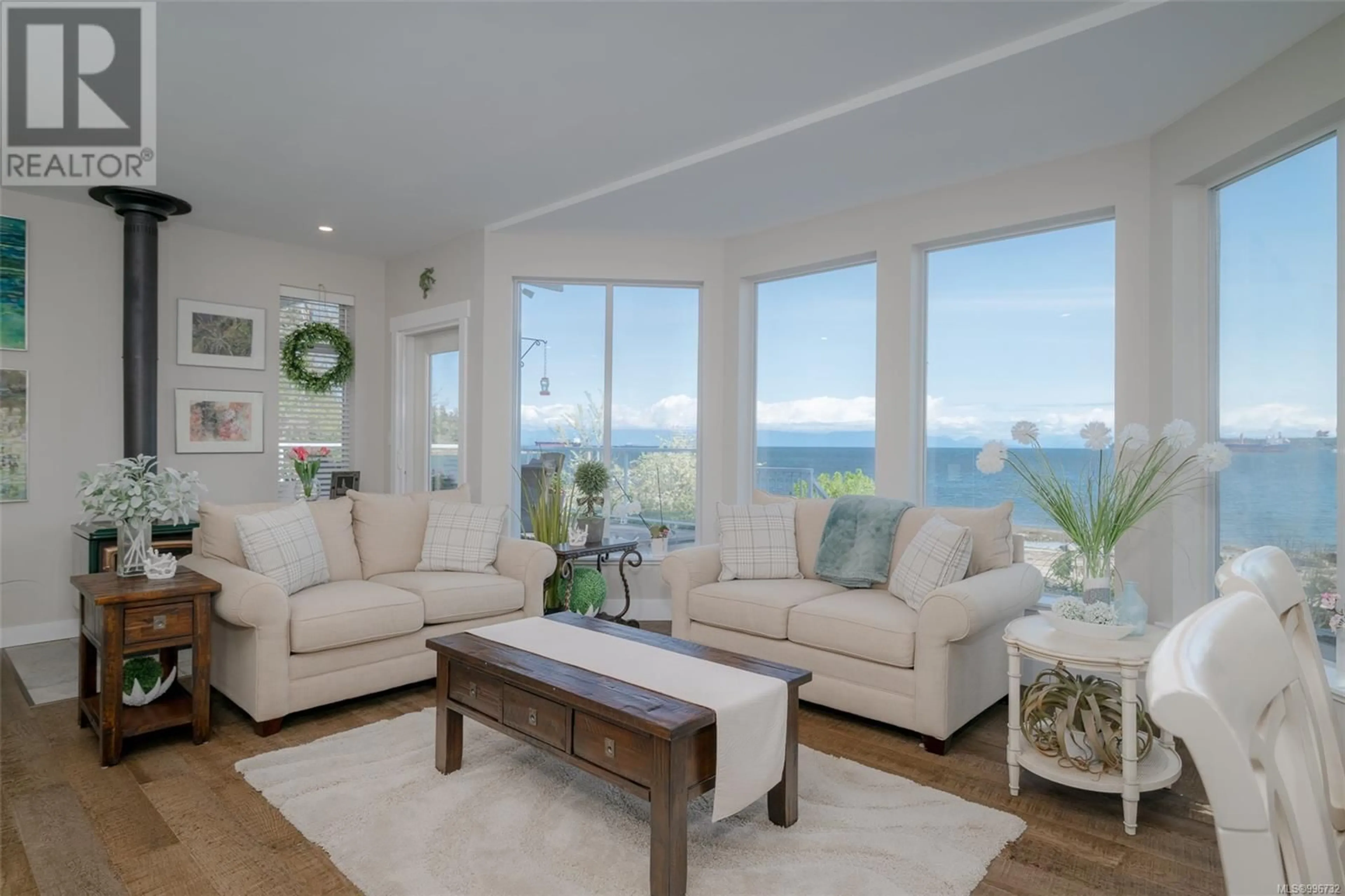 Living room with furniture, unknown for 192 CAPTAIN MORGANS BOULEVARD, Protection Island British Columbia V9R6R1