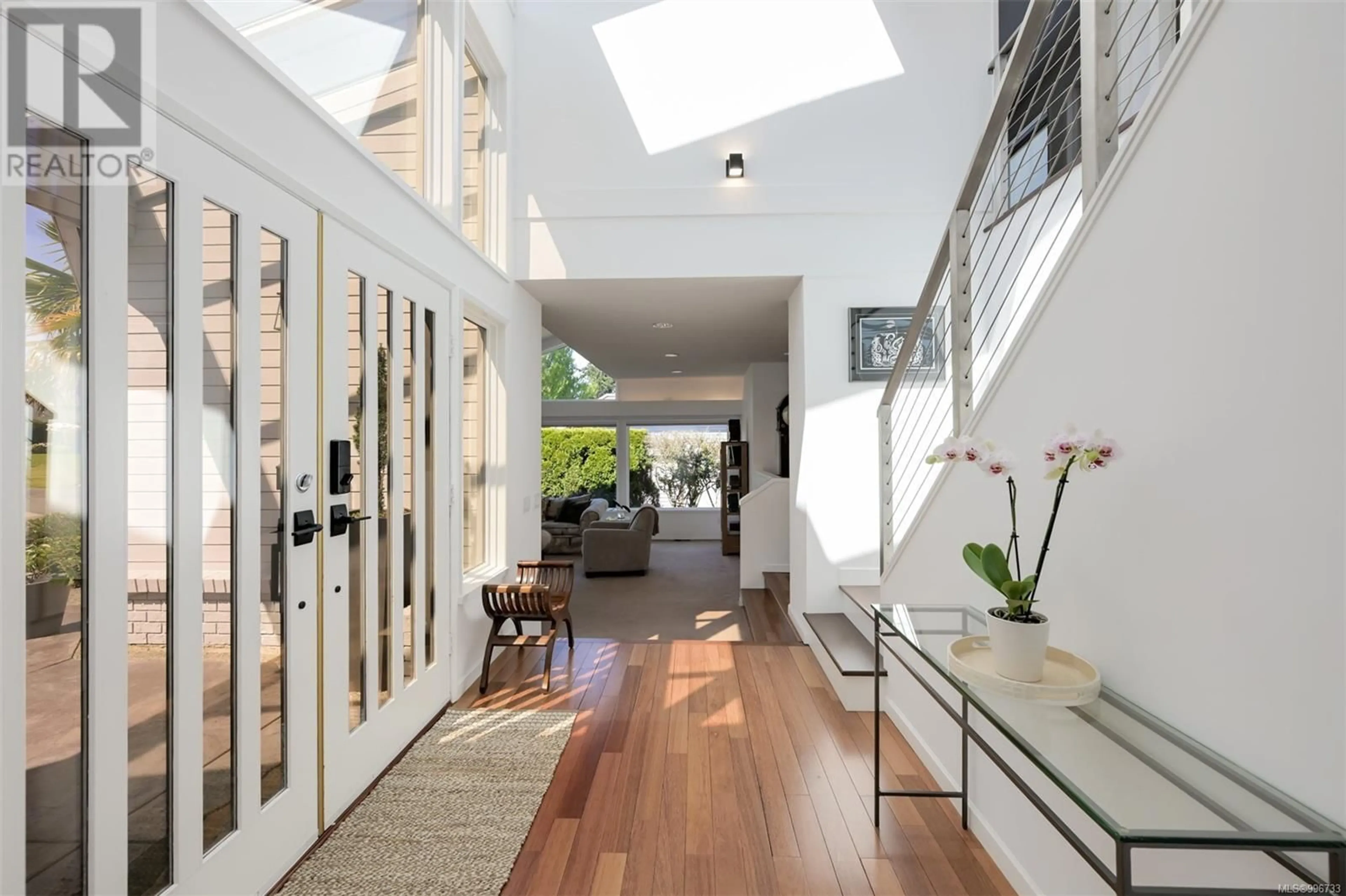 Indoor entryway for 4272 HOULIHAN PLACE, Saanich British Columbia V8N3T1