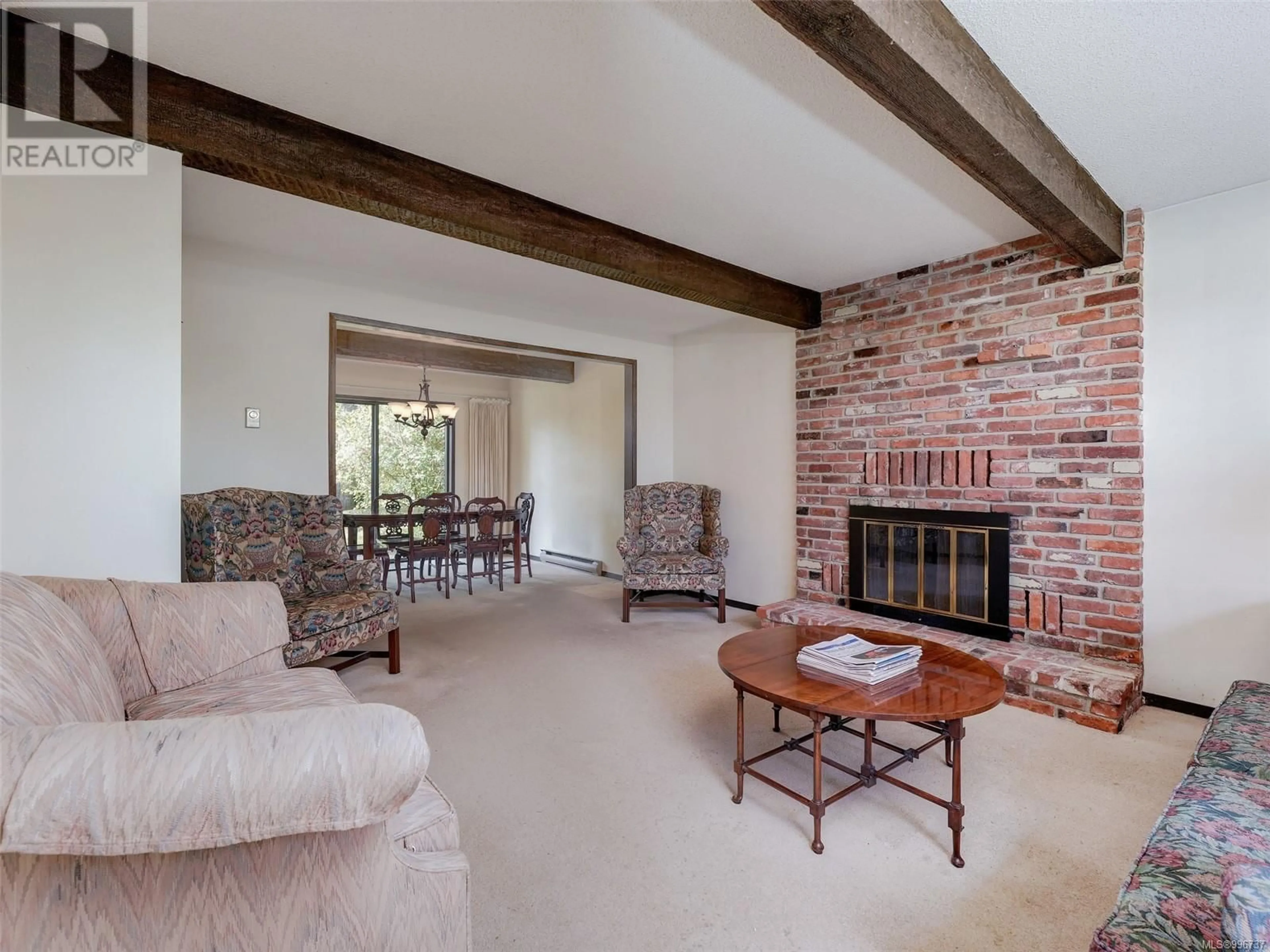 Living room with furniture, unknown for 1249 GARRY OAK PLACE, Saanich British Columbia V8P5N1